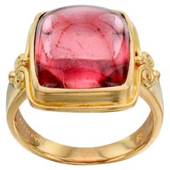Steven Battelle Anillo de oro de 18 quilates con turmalina rosa en cabujón de 9,2 quilates