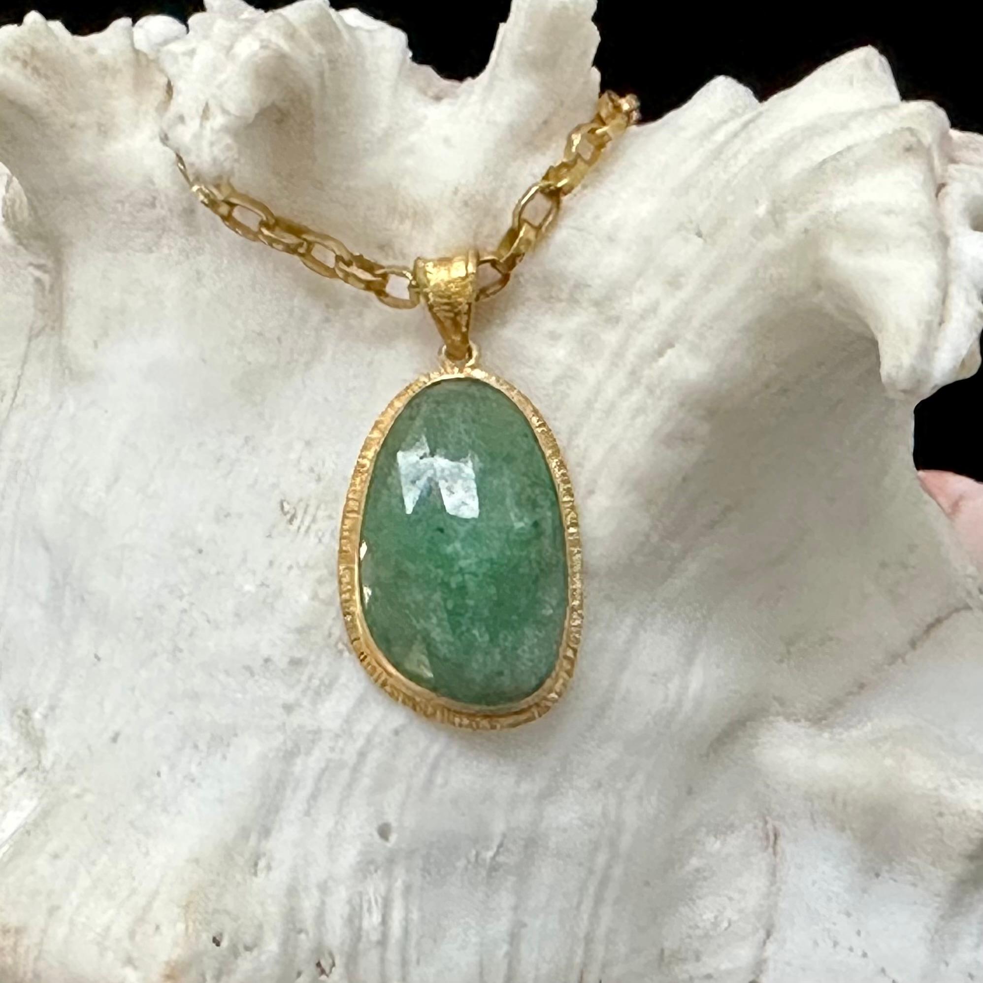 Steven Battelle 9.5 Carats Brazilian Emerald 18K Gold Pendant  For Sale 5