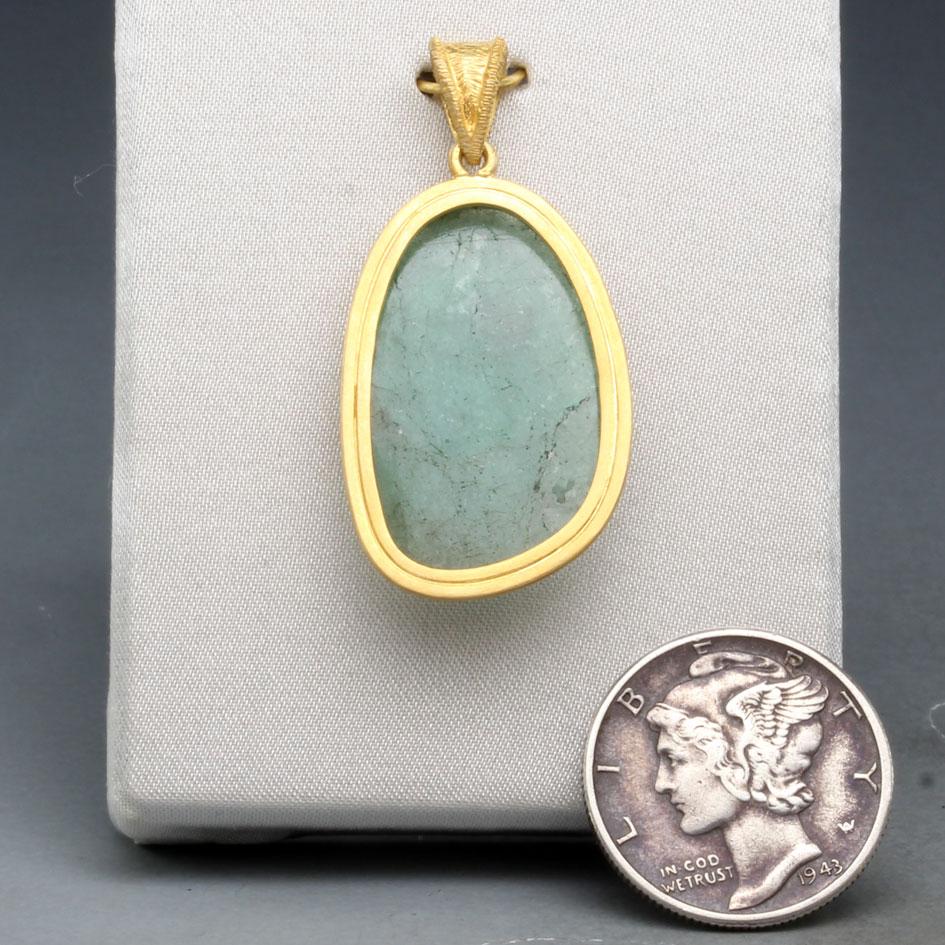Contemporary Steven Battelle 9.5 Carats Brazilian Emerald 18K Gold Pendant  For Sale