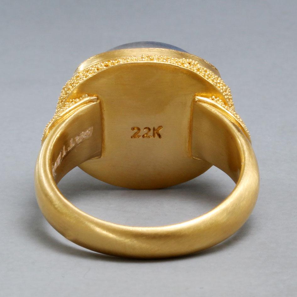 Steven Battelle 9.6 Carats Cabochon Rainbow Moonstone 22K Gold Ring  For Sale 7