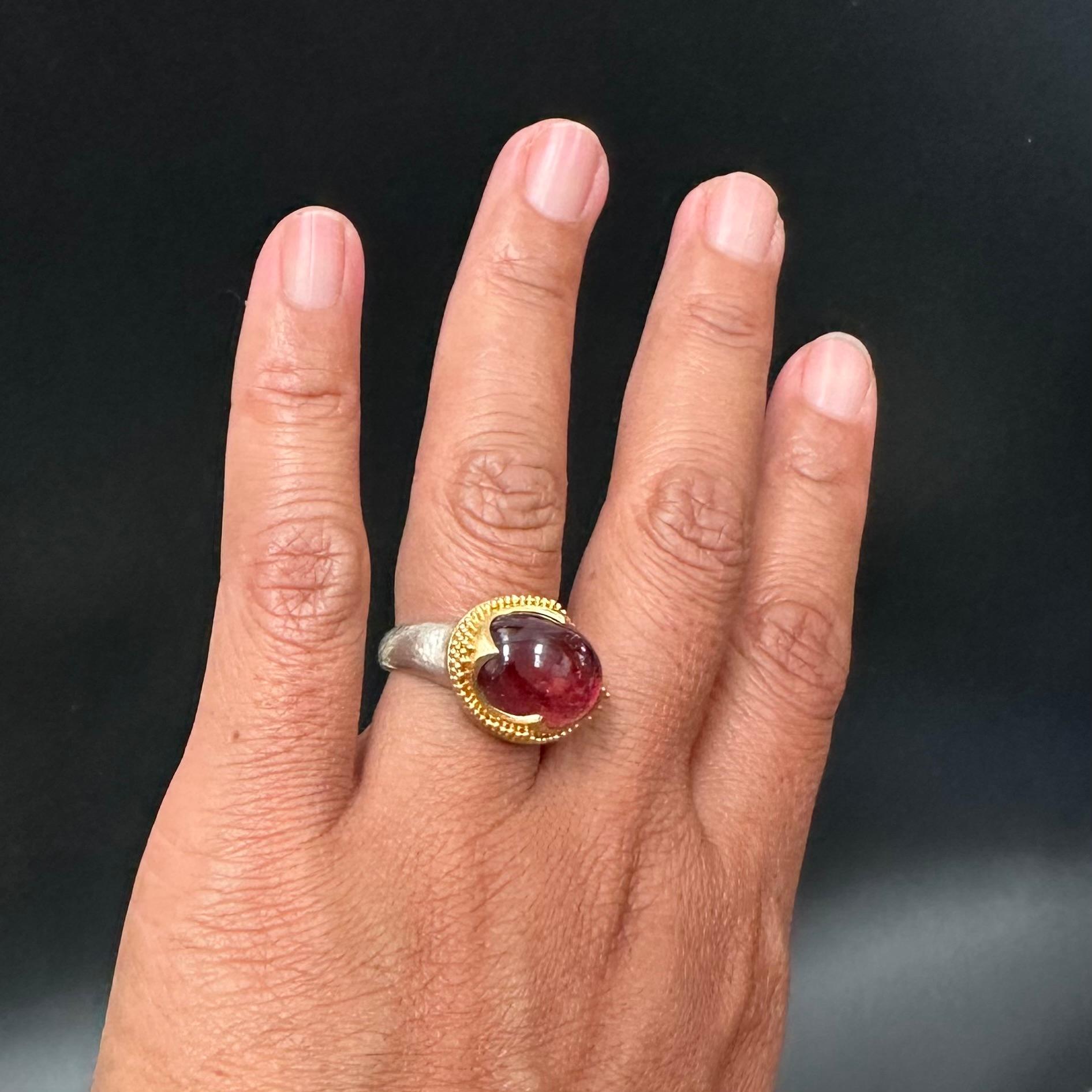 Steven Battelle Anello con tormalina rosa da 9,8 carati in oro e argento 22 carati A. Silver in vendita 6
