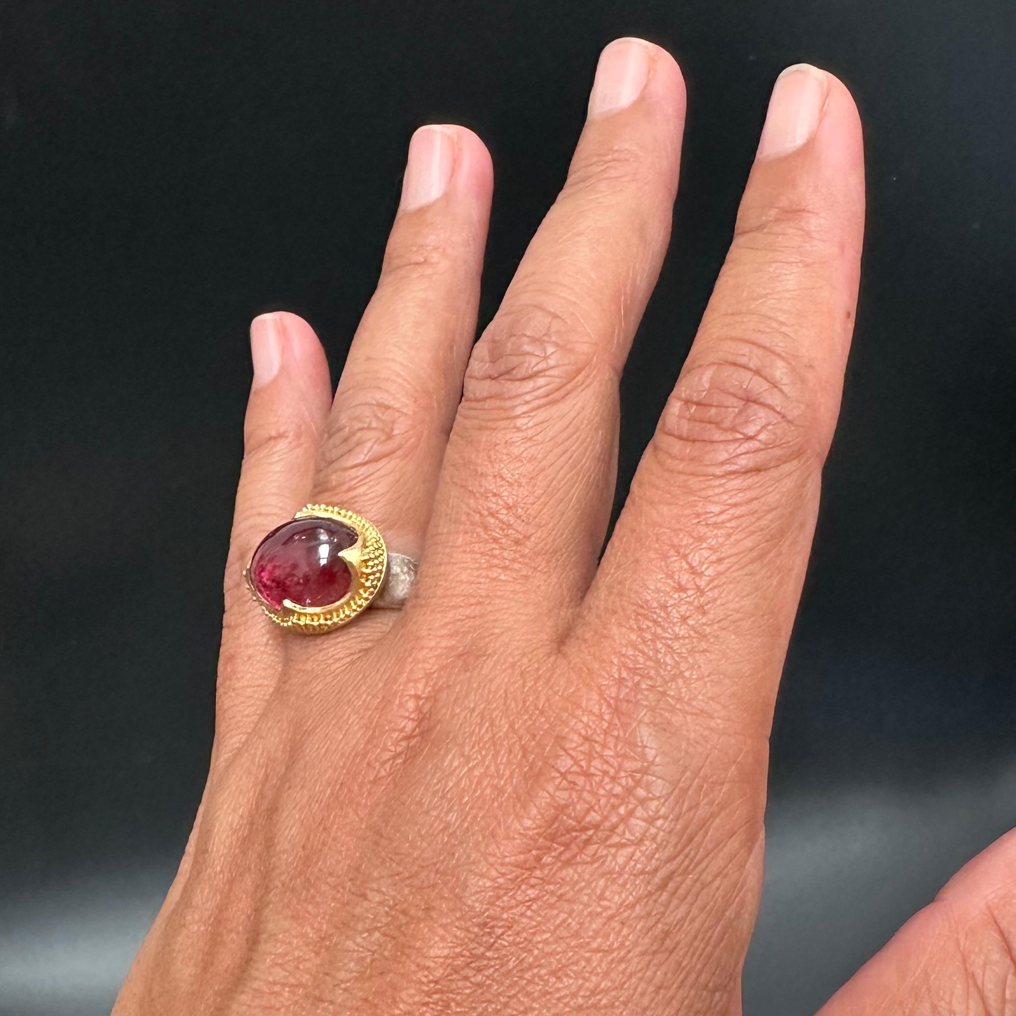 Steven Battelle Anello con tormalina rosa da 9,8 carati in oro e argento 22 carati A. Silver in vendita 7