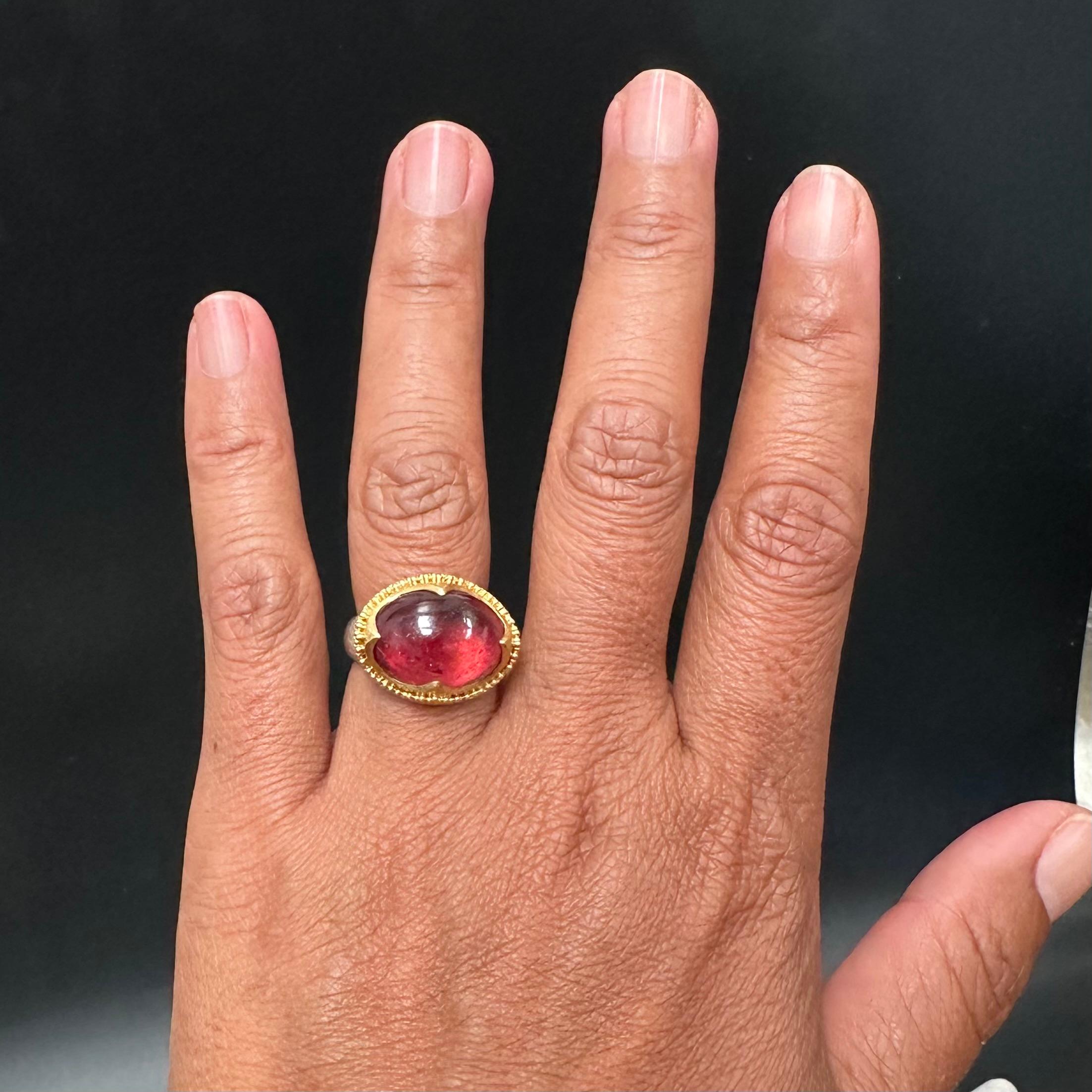 Steven Battelle Anello con tormalina rosa da 9,8 carati in oro e argento 22 carati A. Silver in vendita 9