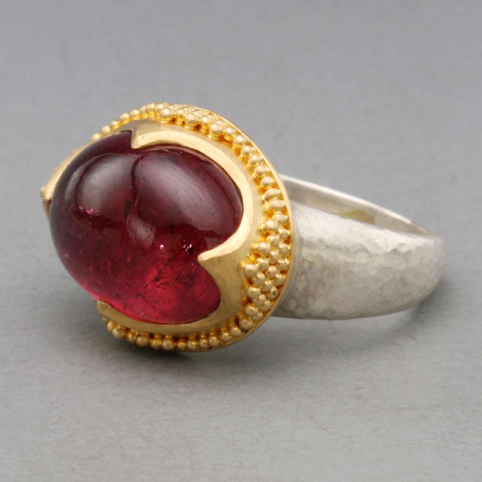 Contemporaneo Steven Battelle Anello con tormalina rosa da 9,8 carati in oro e argento 22 carati A. Silver in vendita