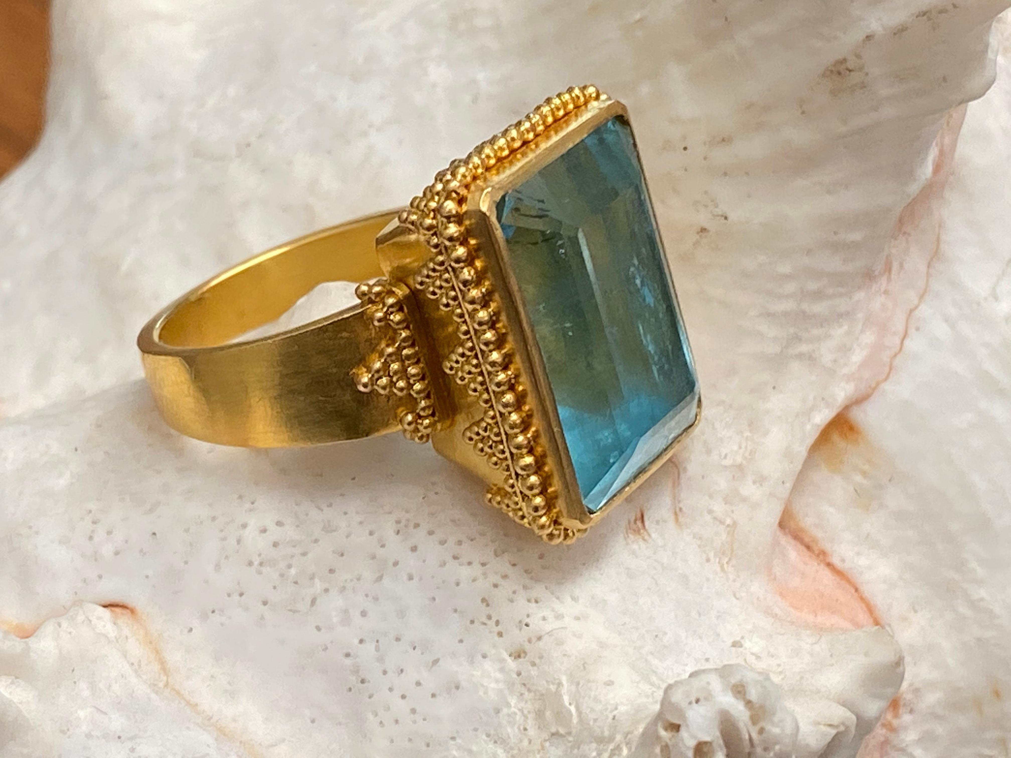 Steven Battelle Aquamarin-Cocktailring, 22K Gold, Größe 7 für Damen oder Herren