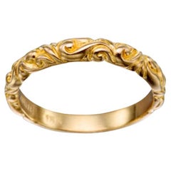 Anello classico in oro 18 carati con intagli barocchi di Steven Battelle