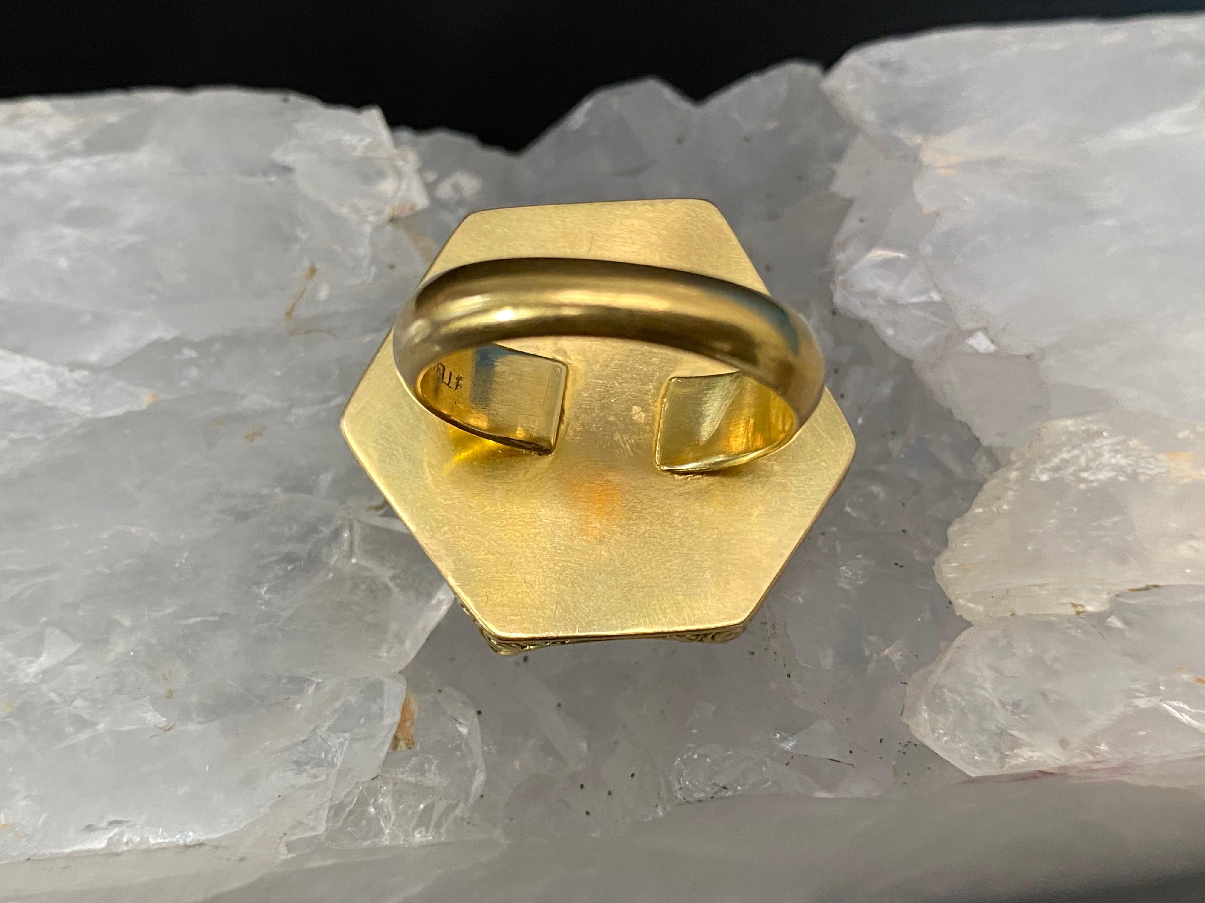Contemporary Steven Battelle 24.3 Carat Emerald 18K Gold Cocktail Ring For Sale