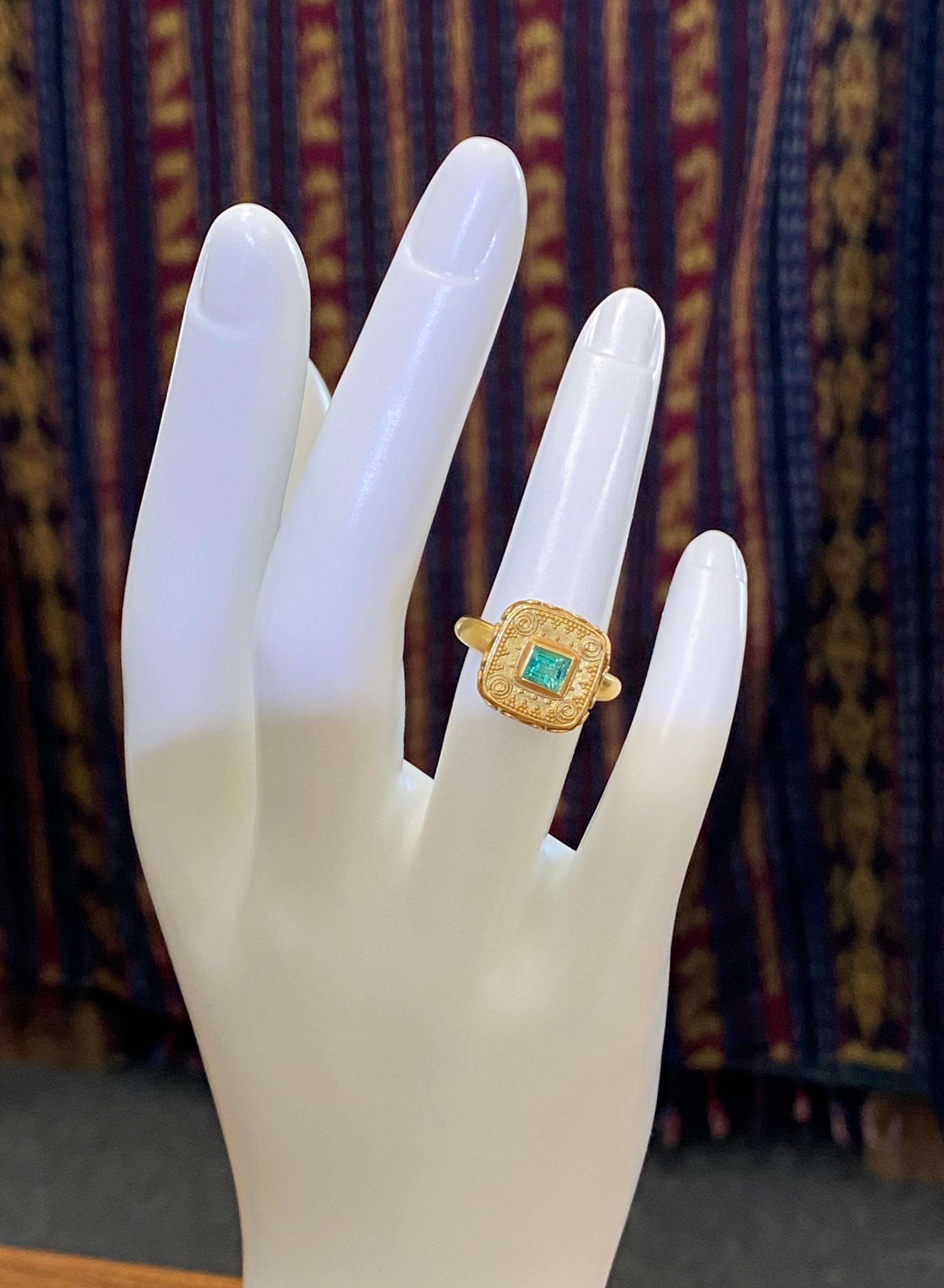 Smaragdring von Steven Battelle aus 22 Karat Gold Damen