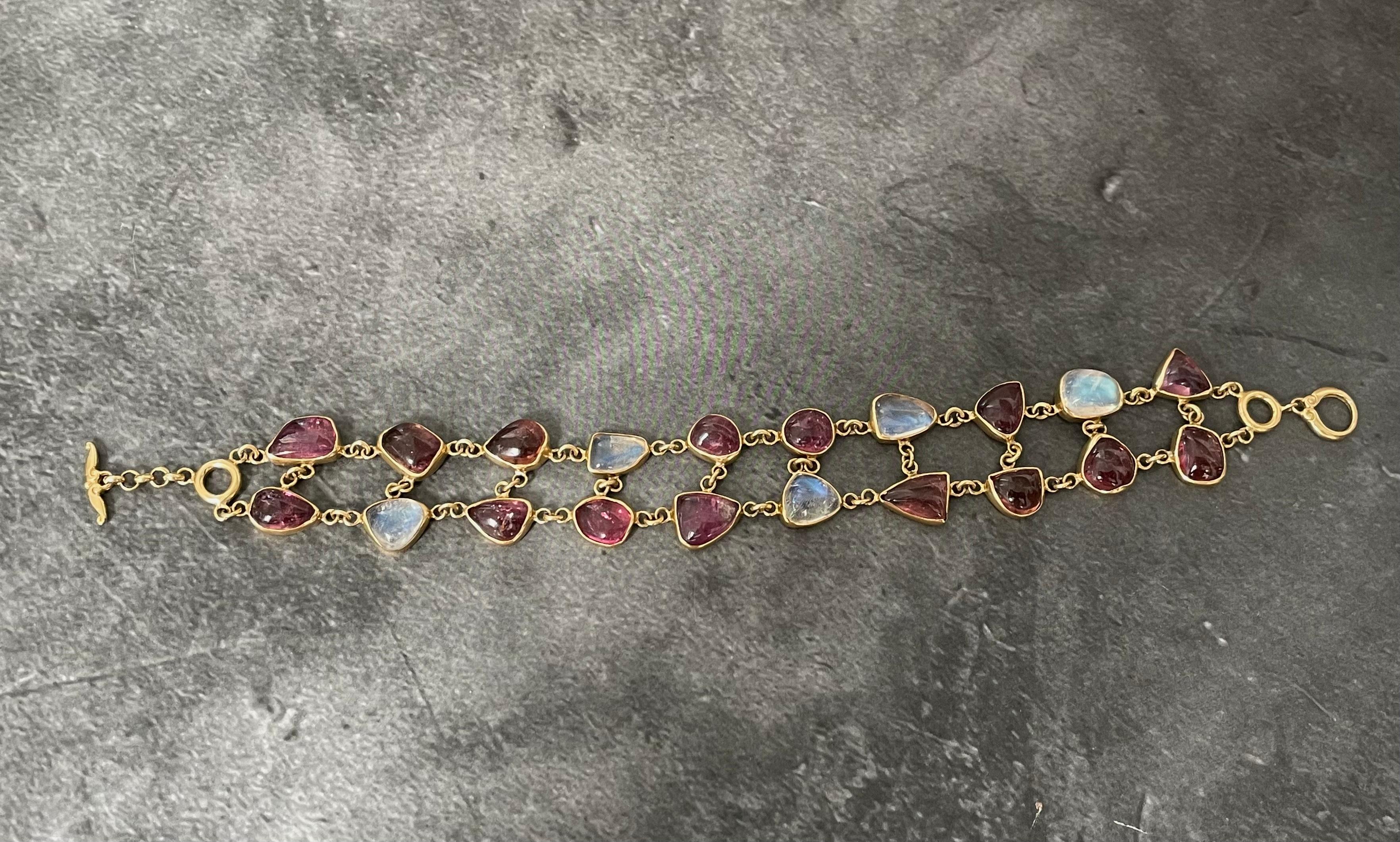 Steven Battelle Mixed Pink Tourmaline Rainbow Moonstone 18K Gold Bracelet In New Condition For Sale In Soquel, CA