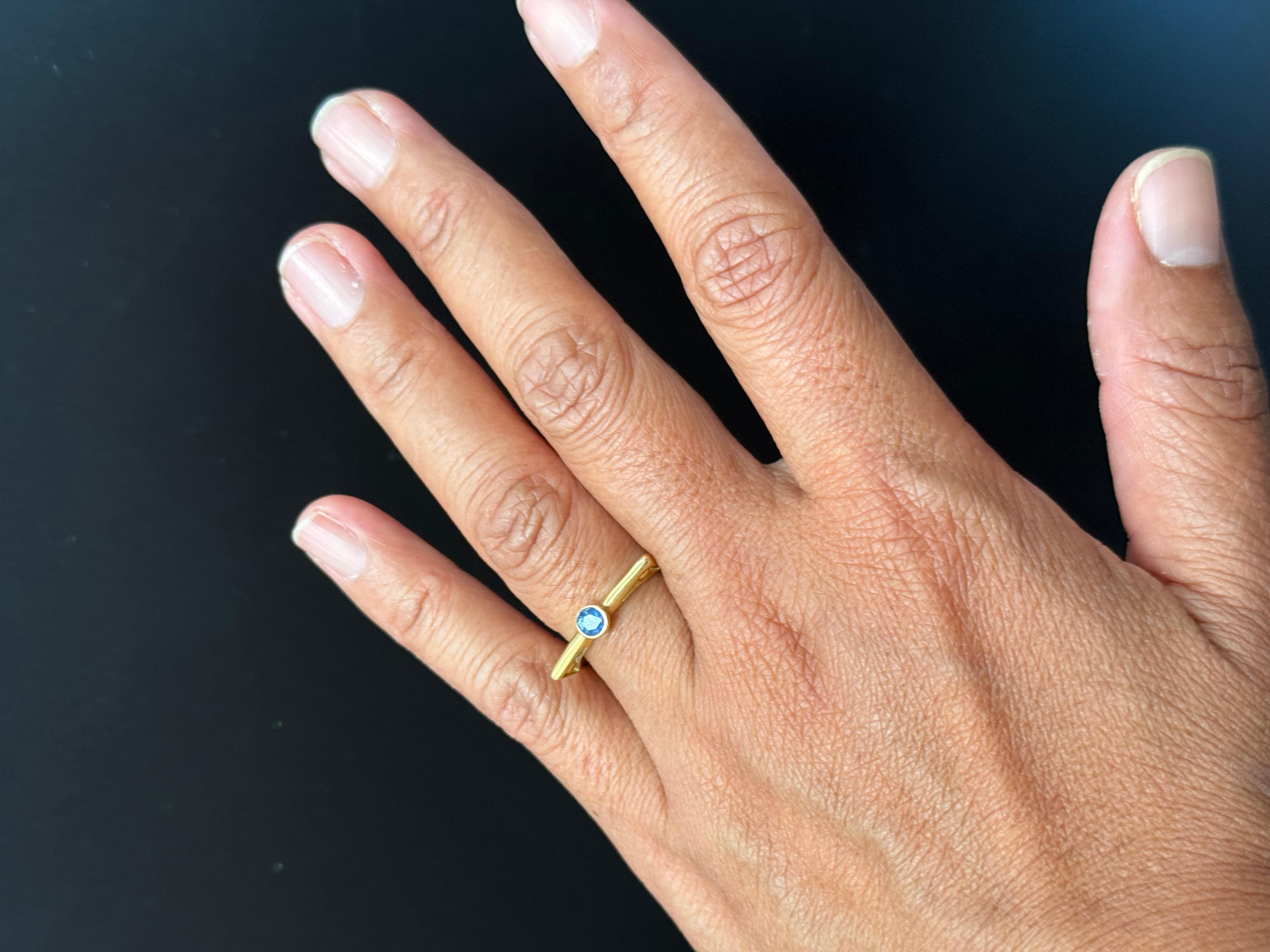 Steven Battelle O.4 Carat Blue Saphire 18K Gold Ring For Sale 6