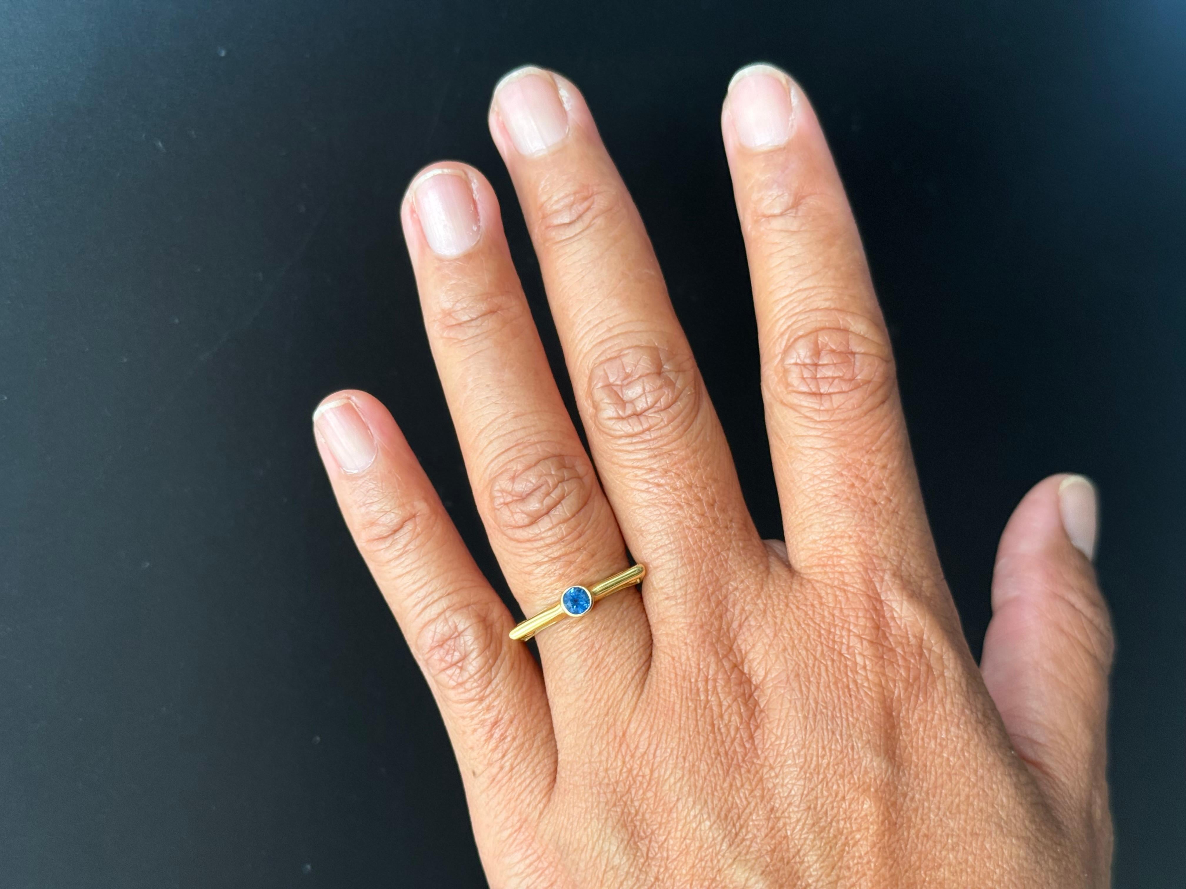 Steven Battelle O.4 Carat Blue Saphire 18K Gold Ring For Sale 8