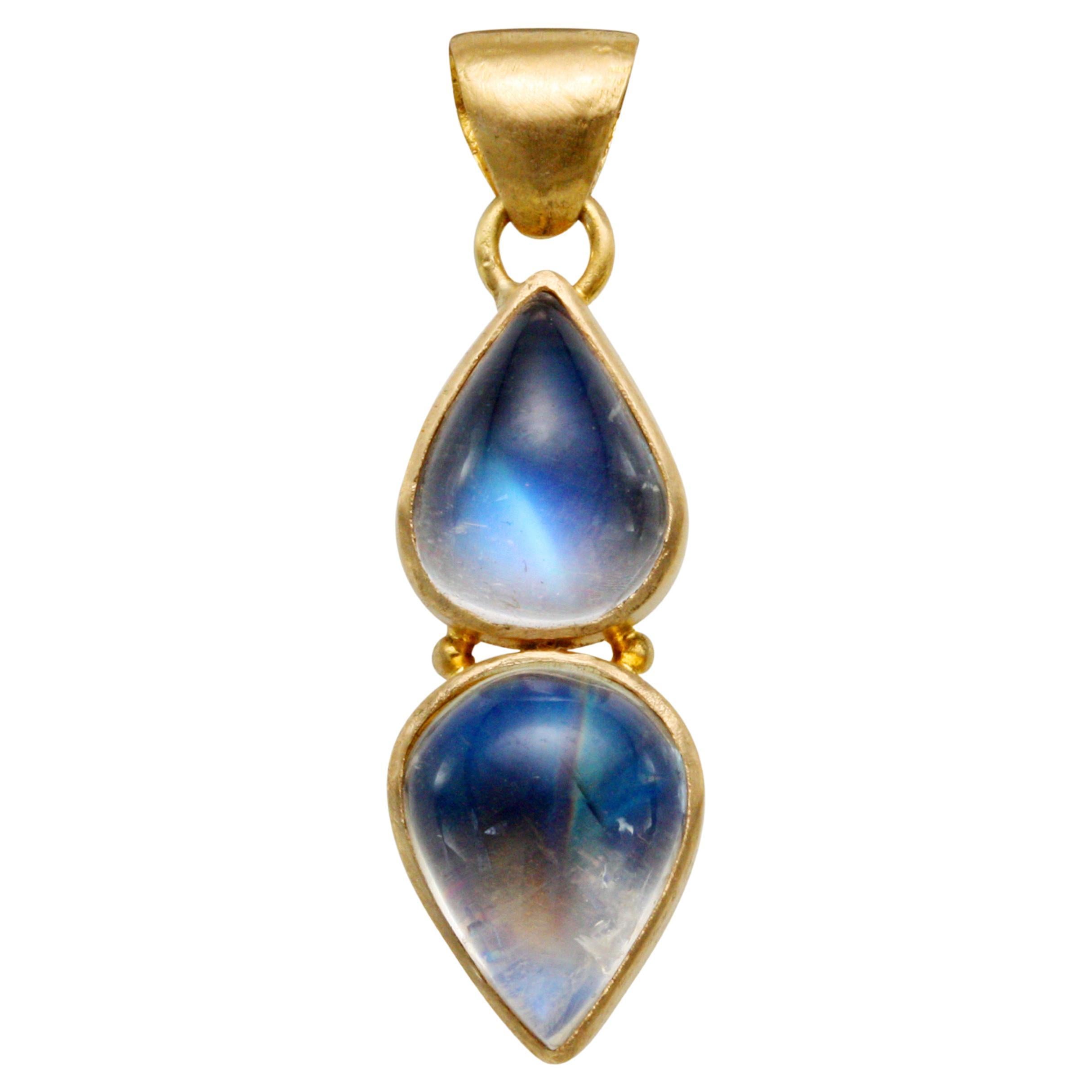 Steven Battelle Opposing Teardrop 5.8 Carats Rainbow Moonstone 18K Gold Pendant For Sale