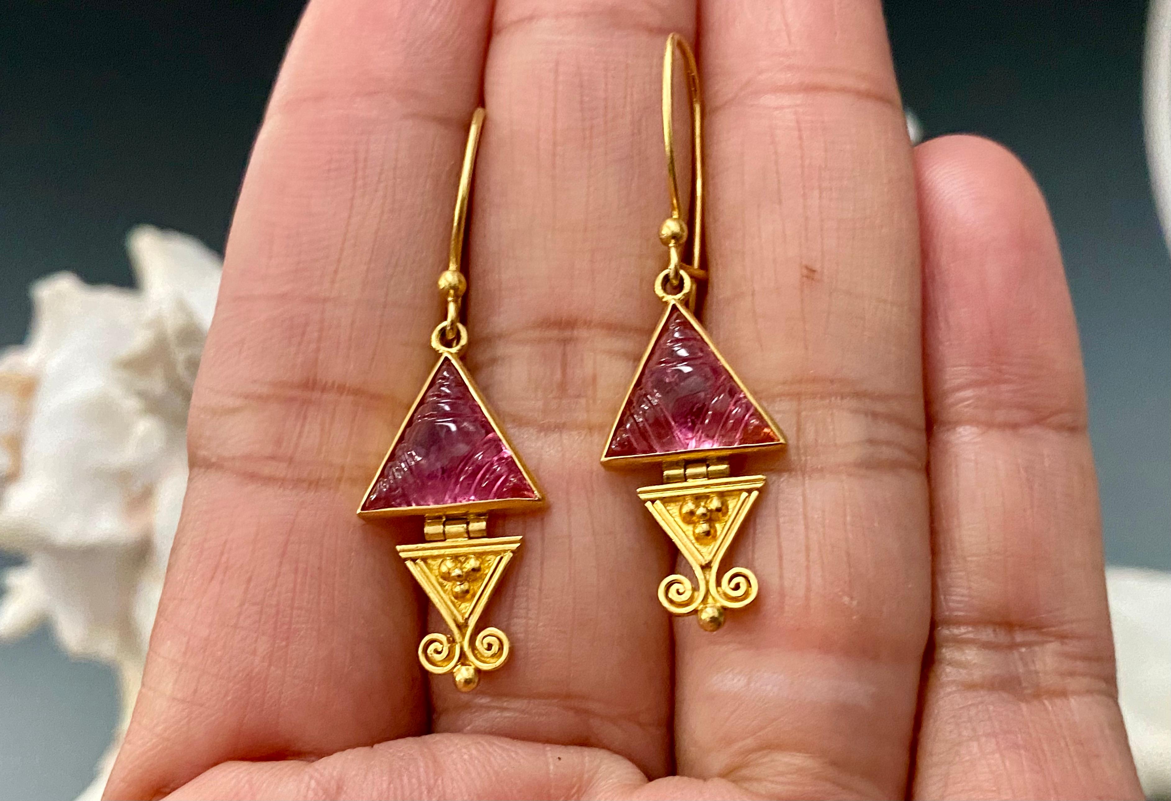 Contemporary Steven Battelle 4.9 Carats Pink Tourmaline Triangle Drop Earrings 18K Gold For Sale