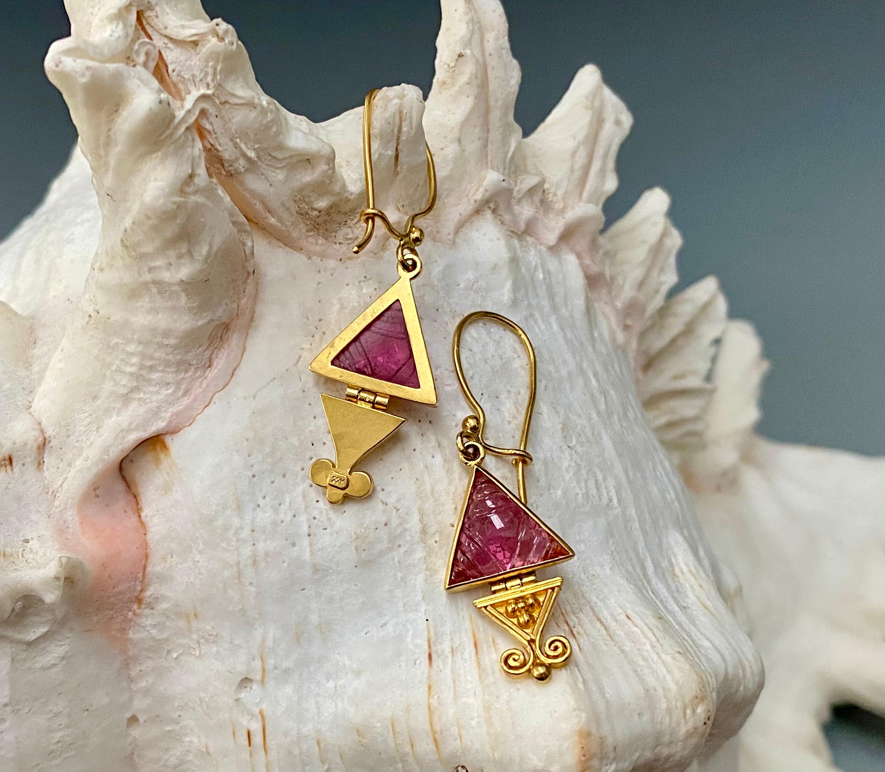 Trillion Cut Steven Battelle 4.9 Carats Pink Tourmaline Triangle Drop Earrings 18K Gold For Sale