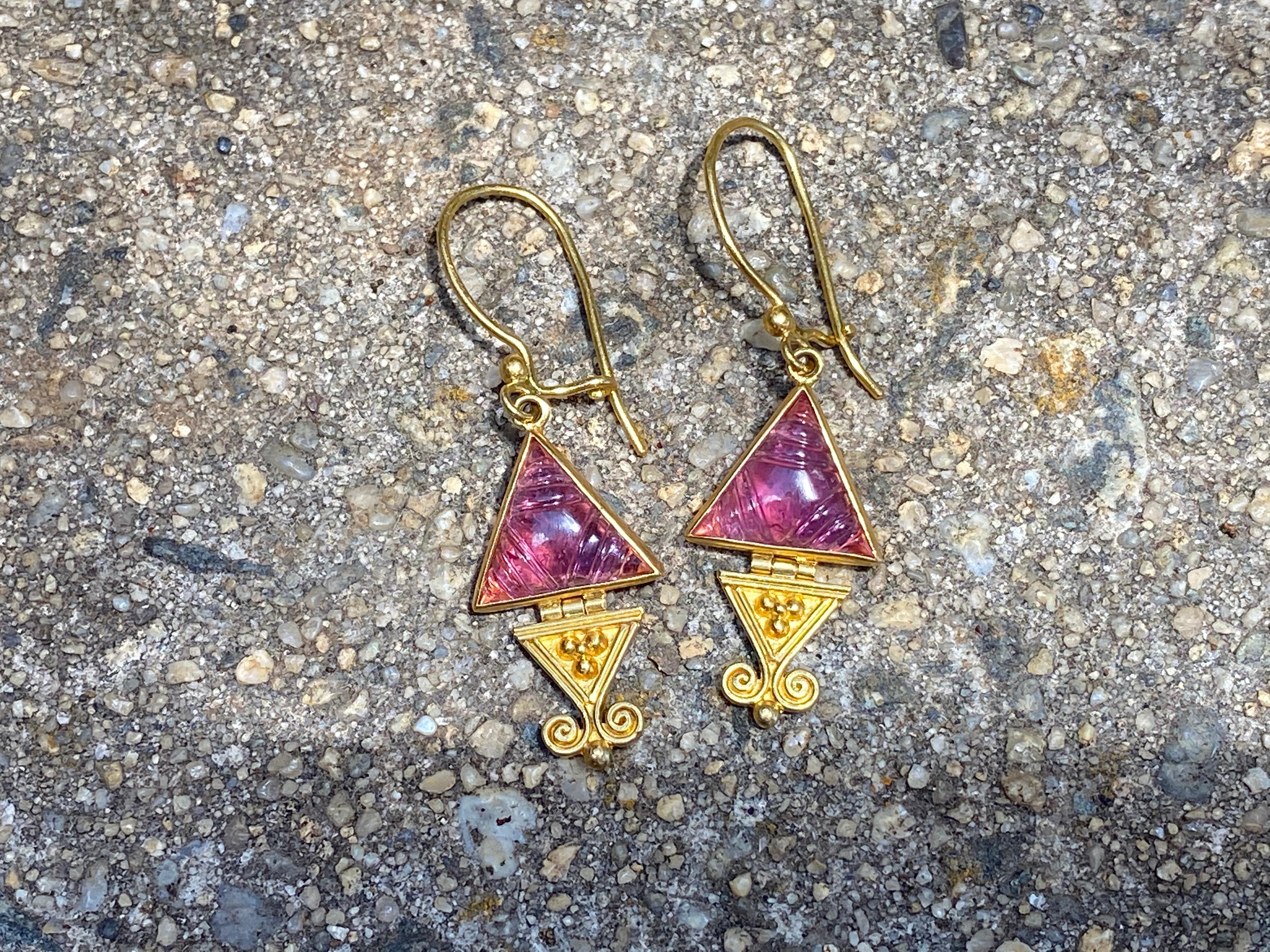 Steven Battelle 4.9 Carats Pink Tourmaline Triangle Drop Earrings 18K Gold For Sale 1