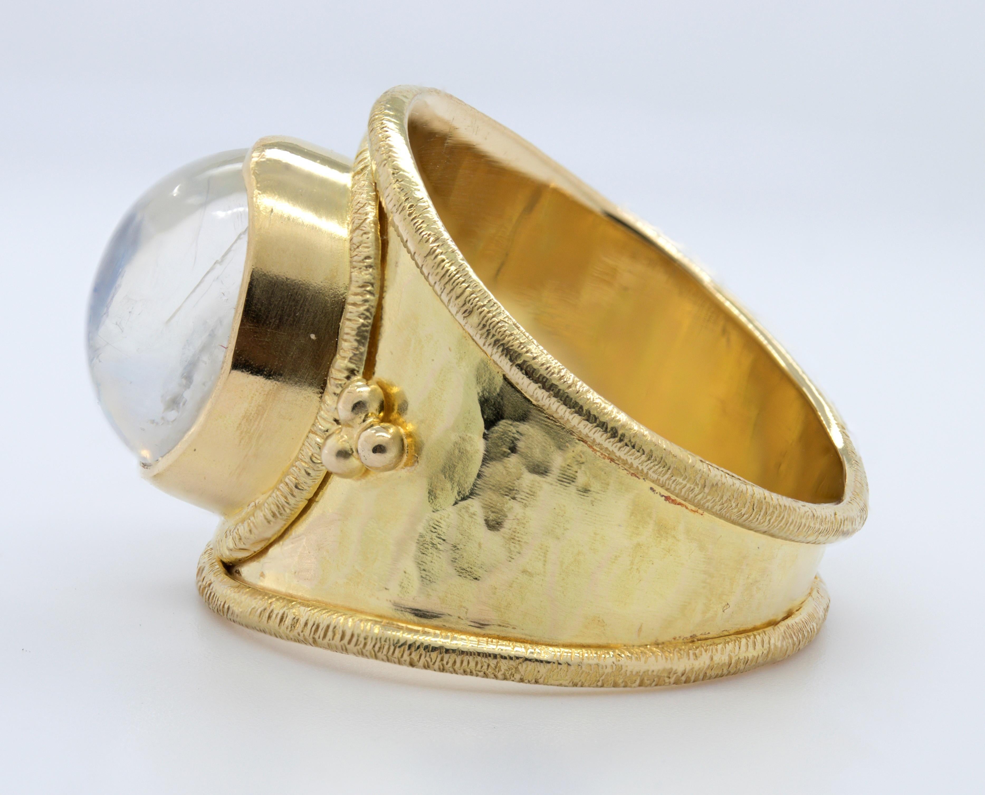 Steven Battelle Rainbow Moonstone, 18K Yellow Gold Ring For Sale 4
