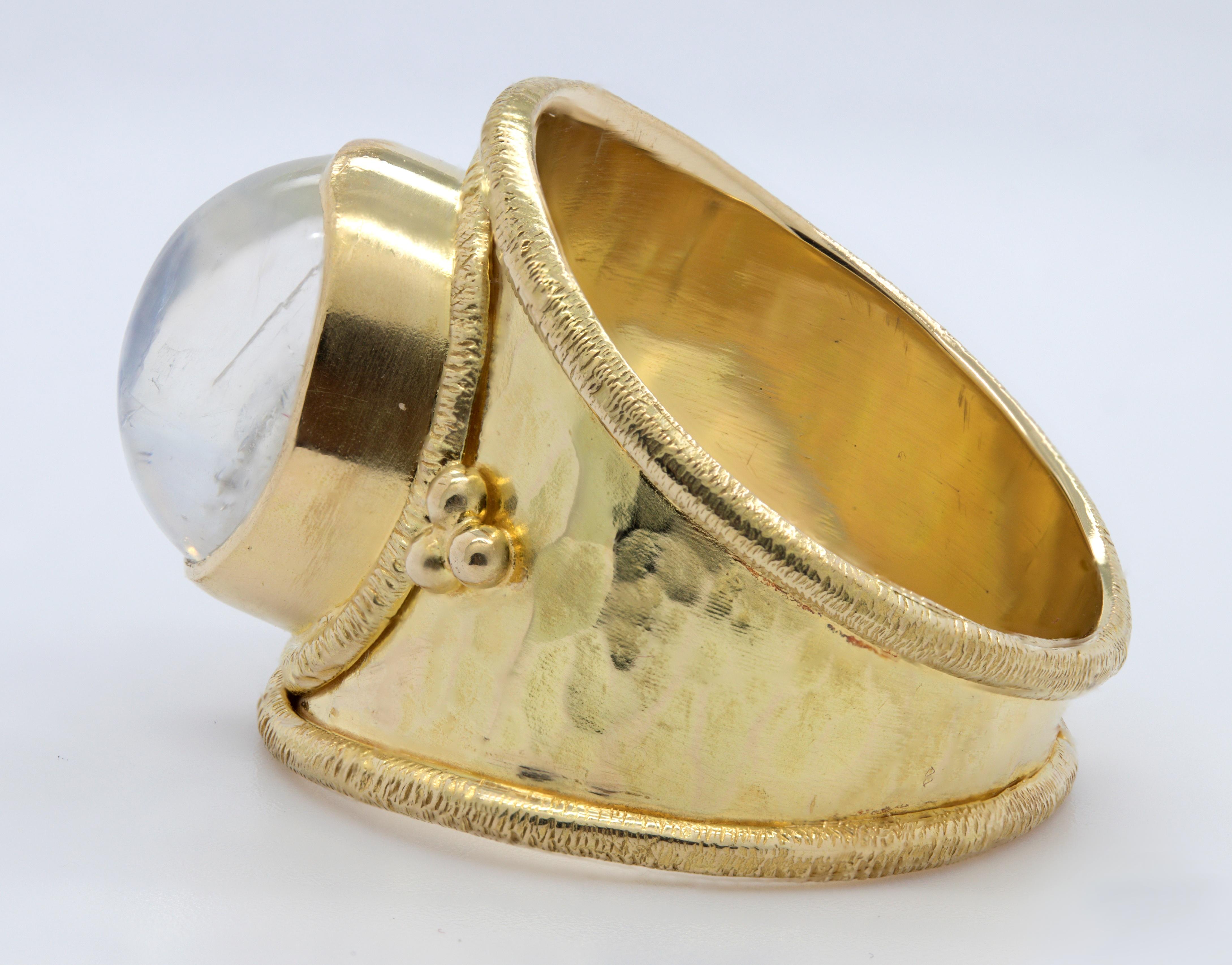 Steven Battelle Rainbow Moonstone, 18K Yellow Gold Ring For Sale 6
