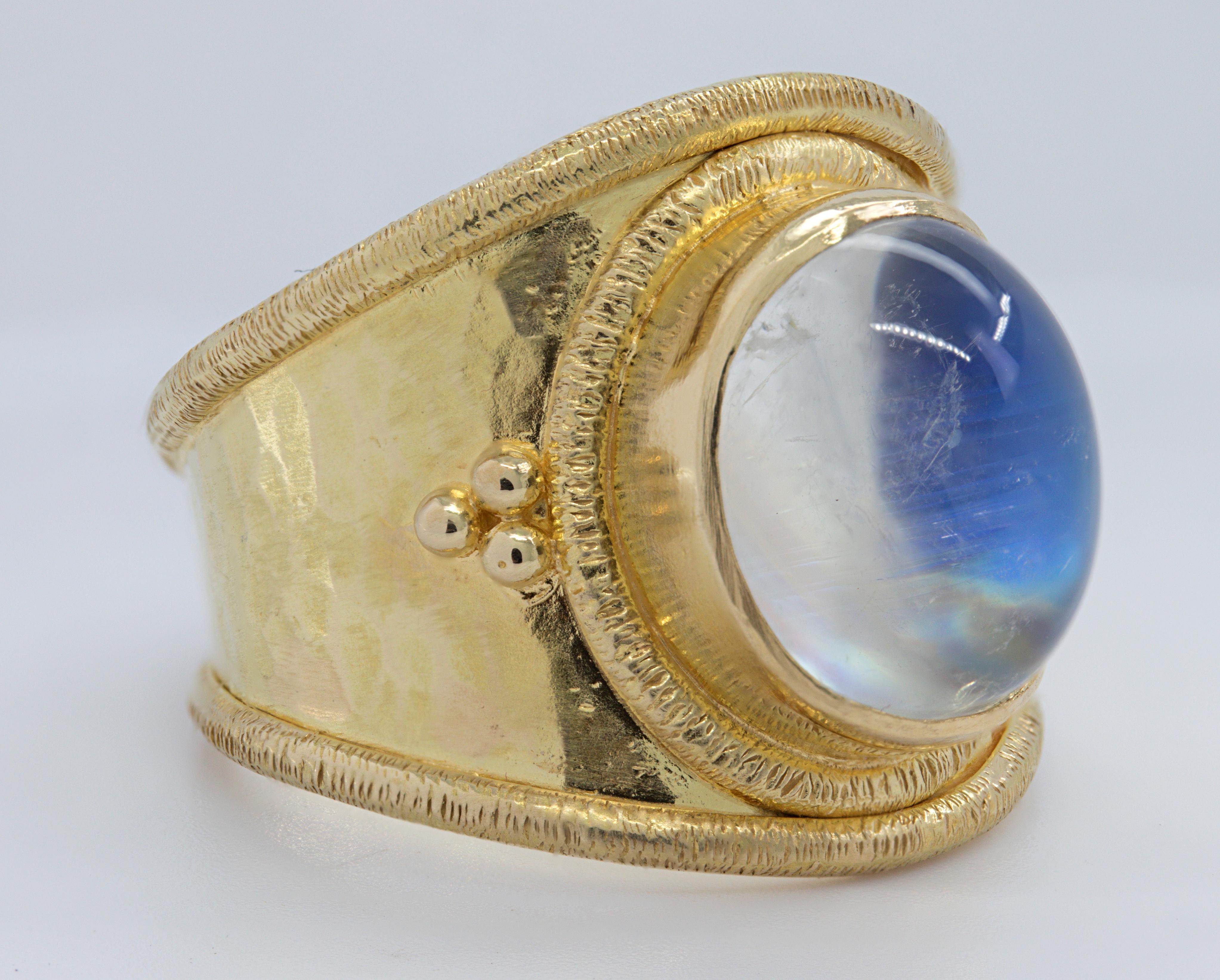 Artisan Steven Battelle Rainbow Moonstone, 18K Yellow Gold Ring For Sale