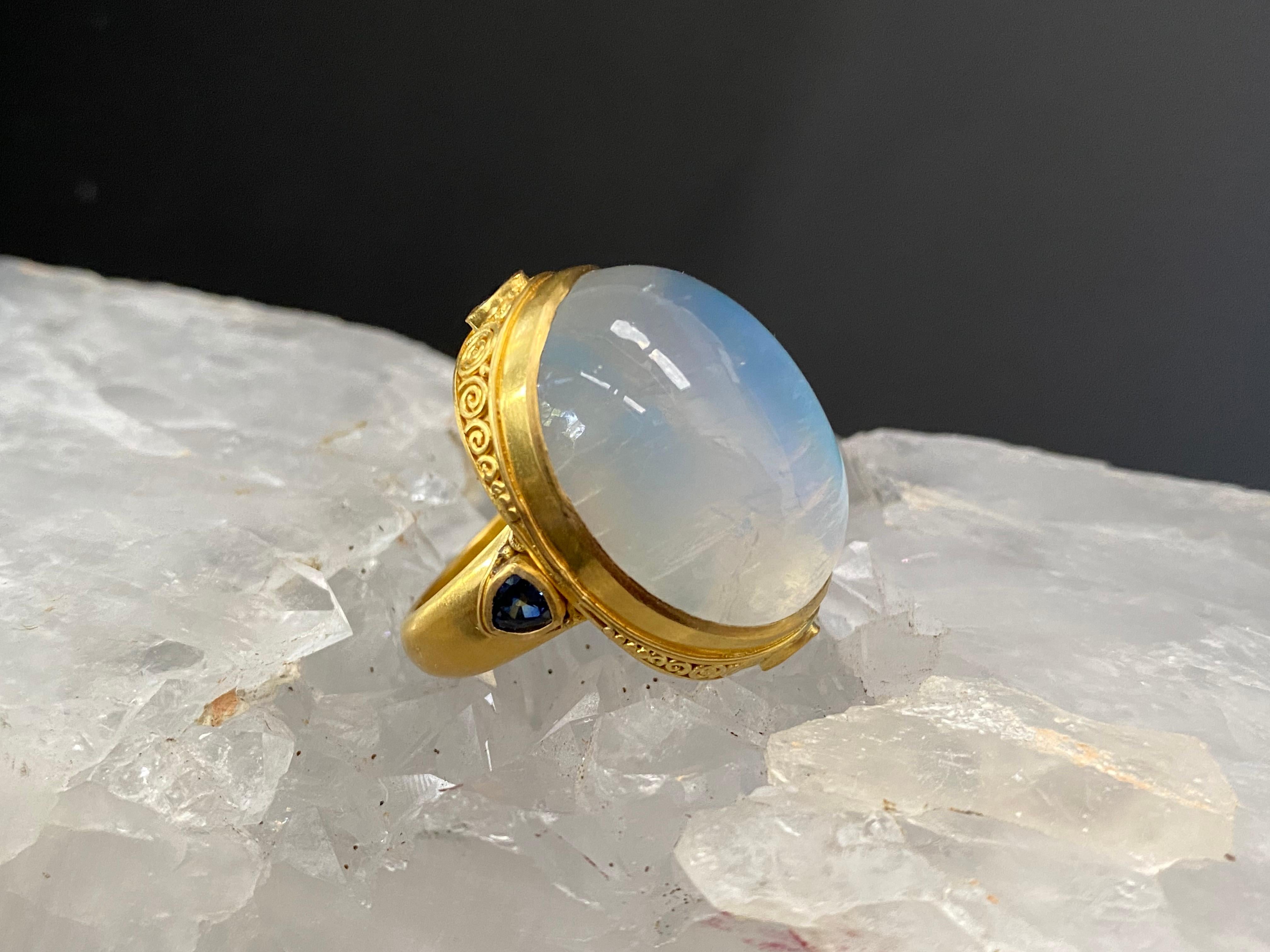 Contemporary Steven Battelle 42.5 Carats Rainbow Moonstone Blue Sapphire Ring 18k Gold For Sale