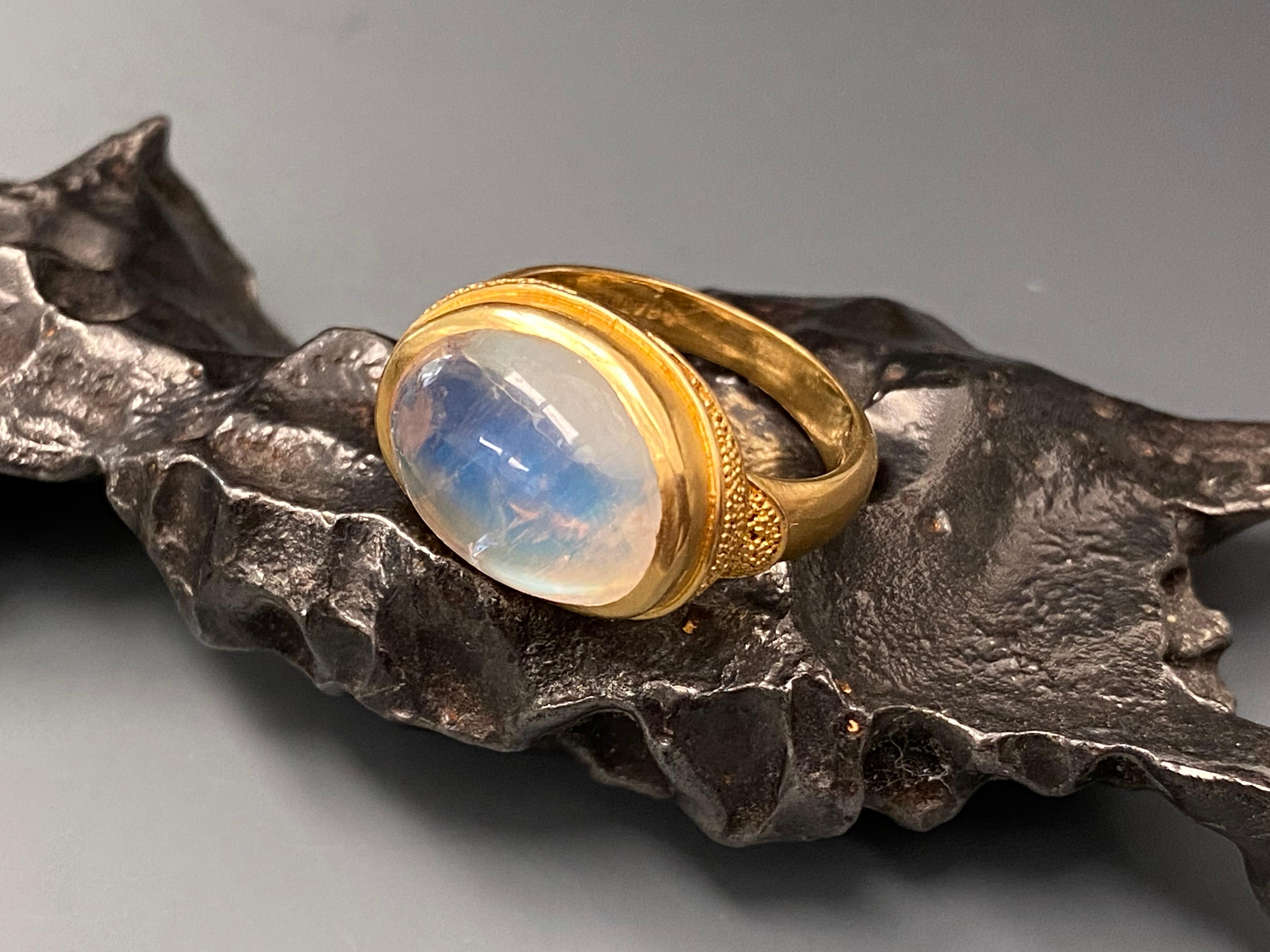 Steven Battelle Rainbow Moonstone Ring 22k Gold In New Condition In Soquel, CA