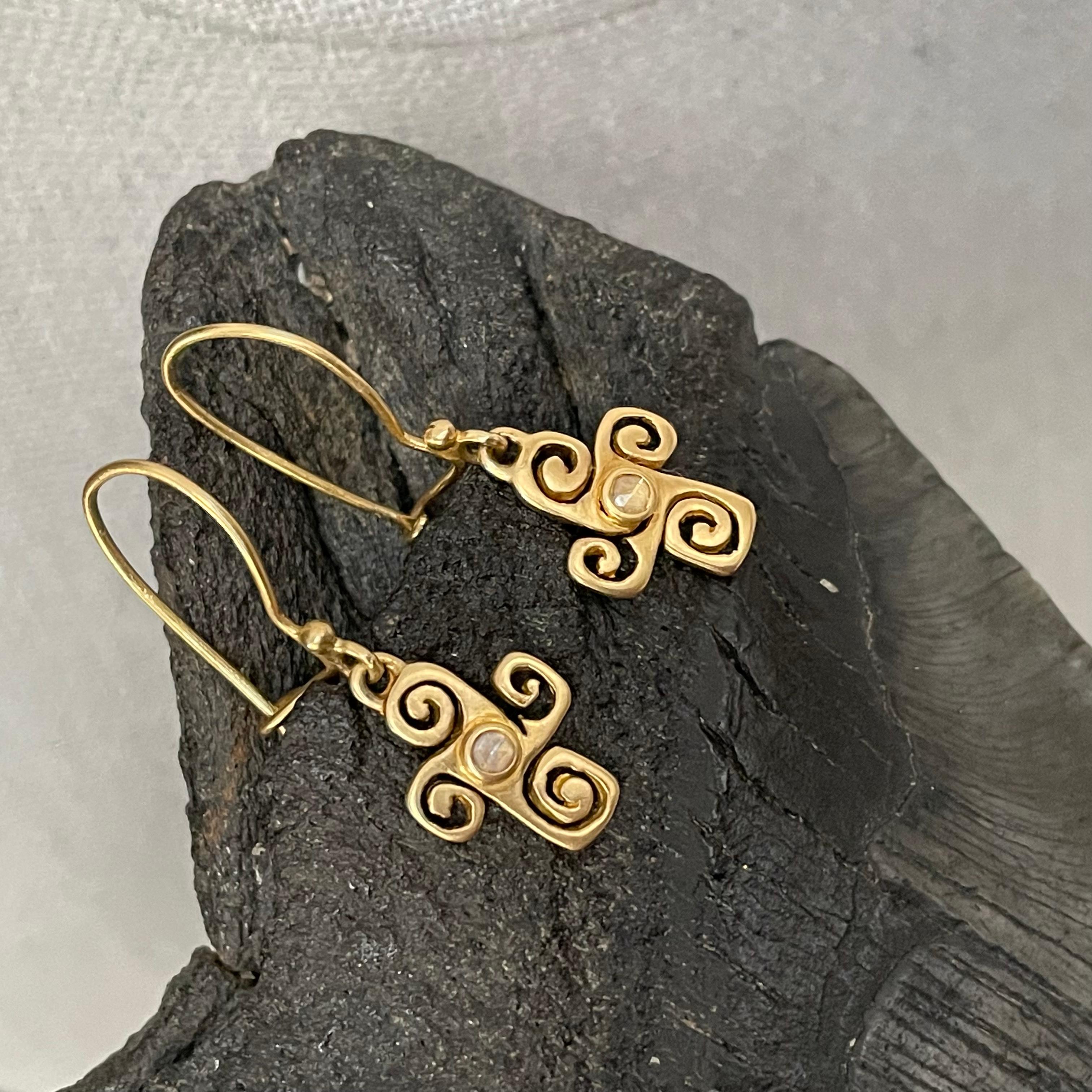 Women's Steven Battelle Rose Cut Diamond 18K Gold Spiral Cross Wire Earrings For Sale