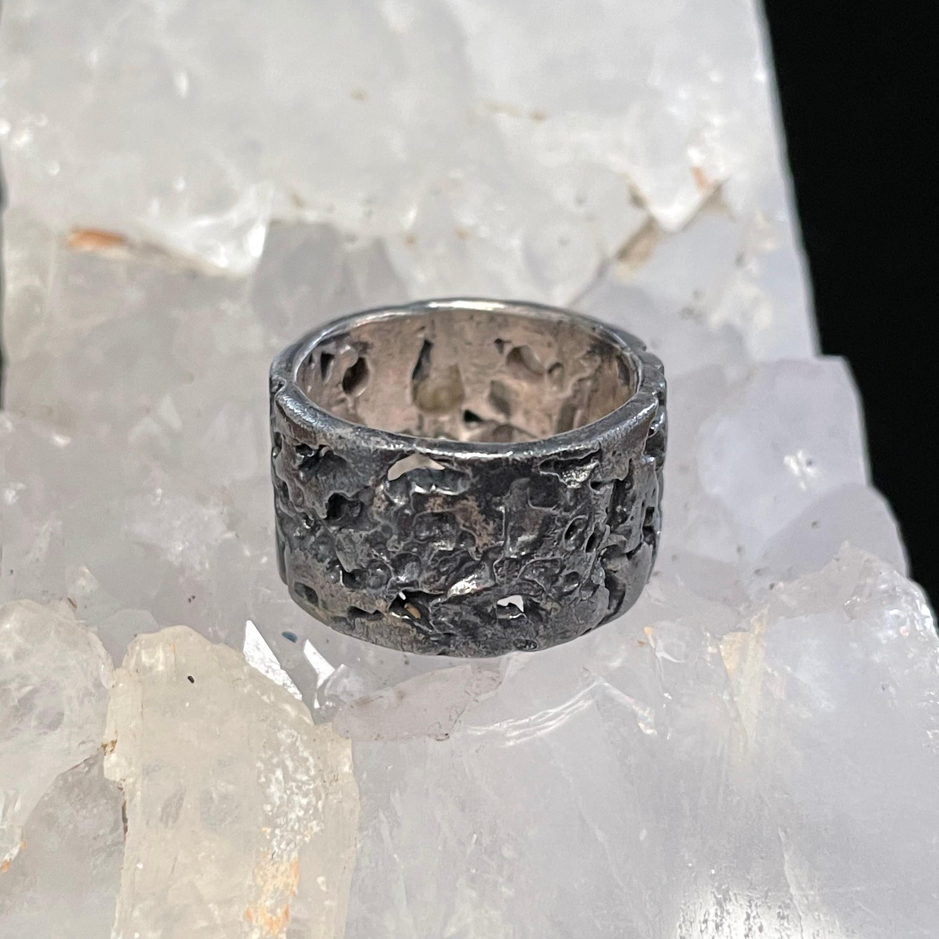 Steven Battelle Rough Diamonds Oxidized Sterling 18K Gold Ring For Sale 4