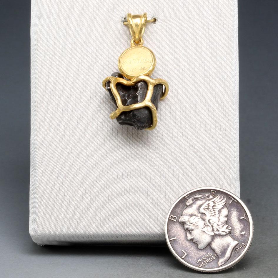 Steven Battelle Sikhote-Alin Meteorit Regenbogen Mondstein 18K Gold Anhänger im Angebot 3