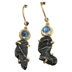 Steven Battelle Sinkote-Alin Meteorite Rainbow Moonstone 18K Gold Earrings