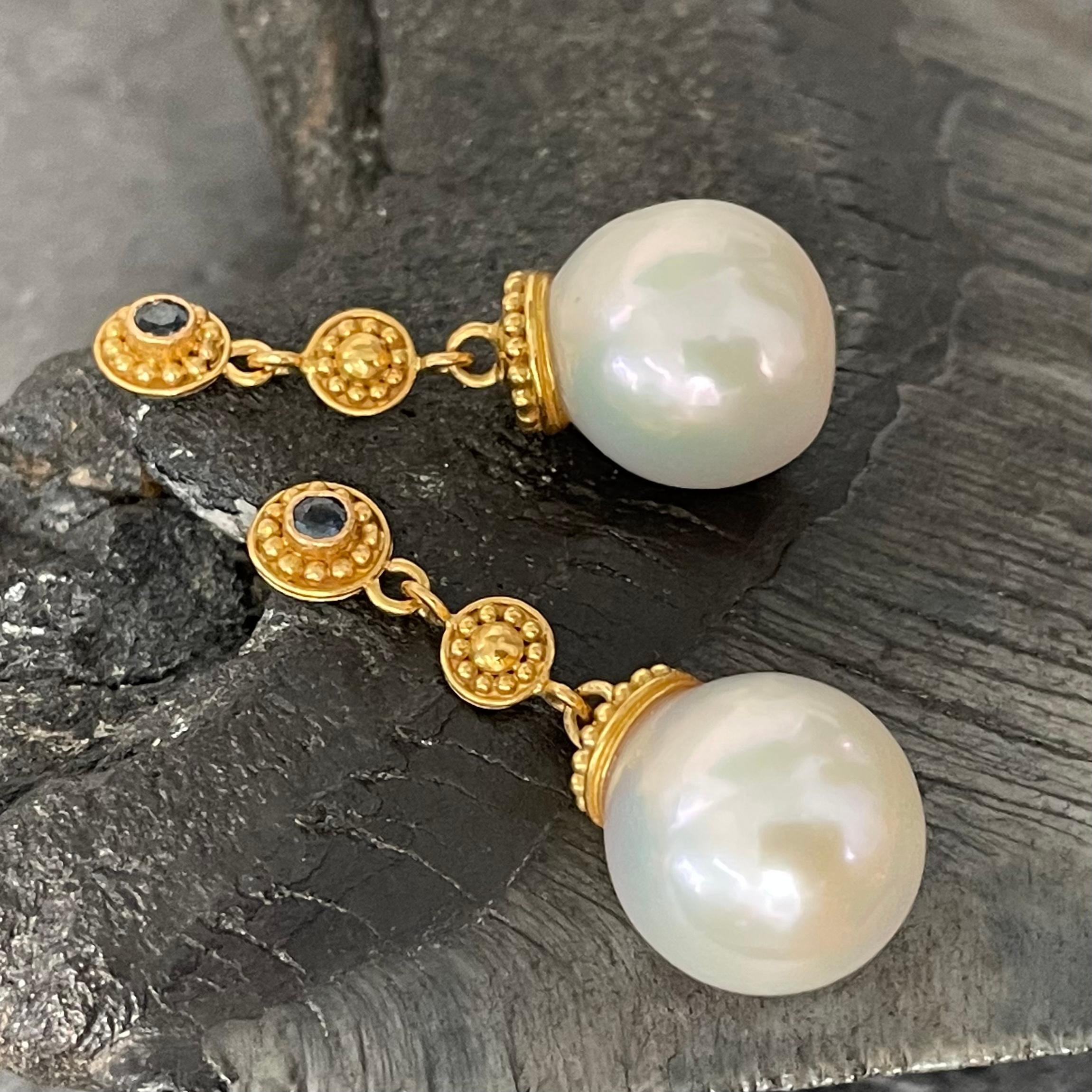 Steven Battelle White Pearl Blue Sapphire 22K Gold Post Earrings In New Condition For Sale In Soquel, CA