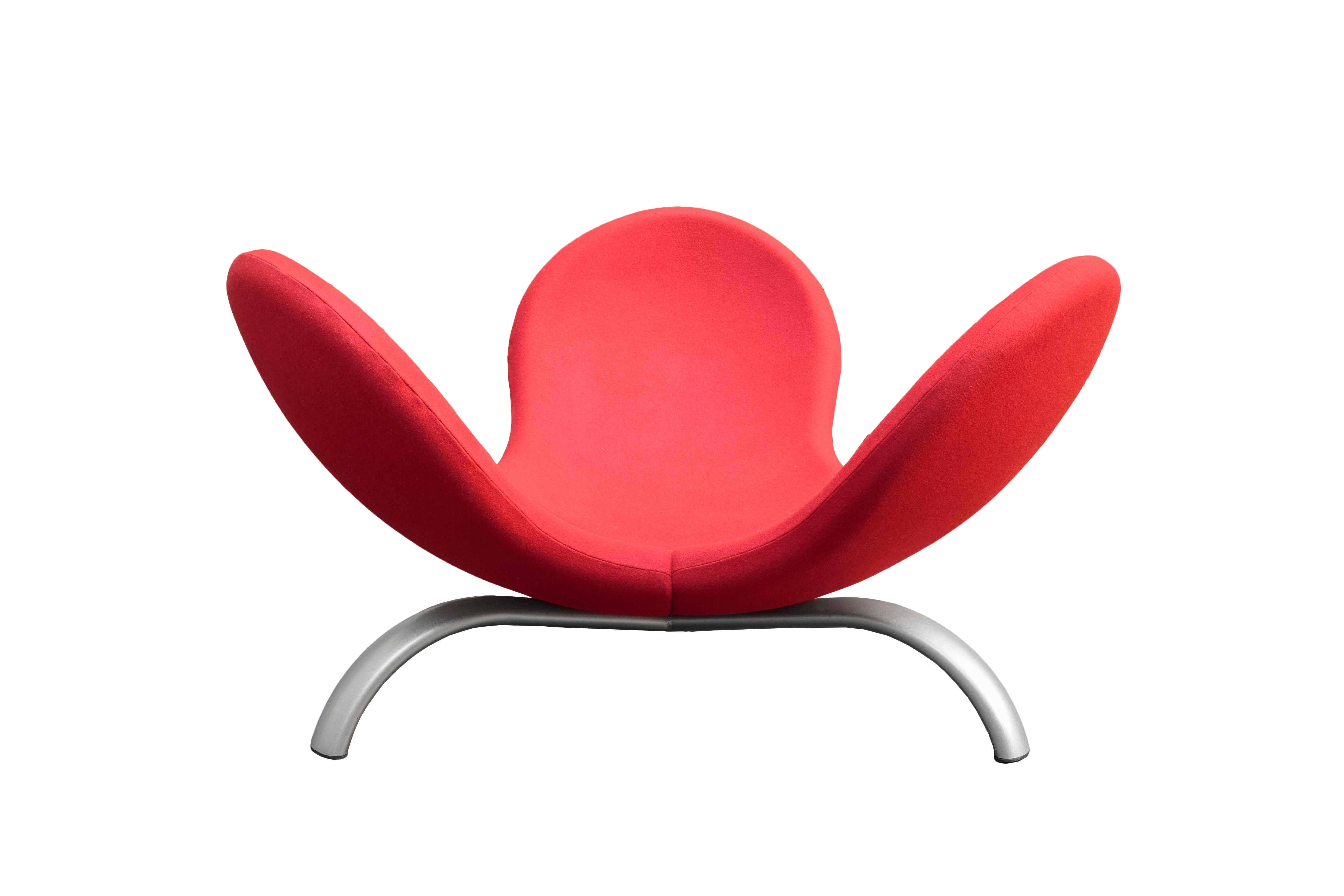 The Meditation Pod armchair is made up of a shaped metal structure and padding in foamed polyurethane upholstered with a brilliant red fabric.

The Meditation Pod, designed by Steven Blaess and produced by Edra during the first 2000s is an