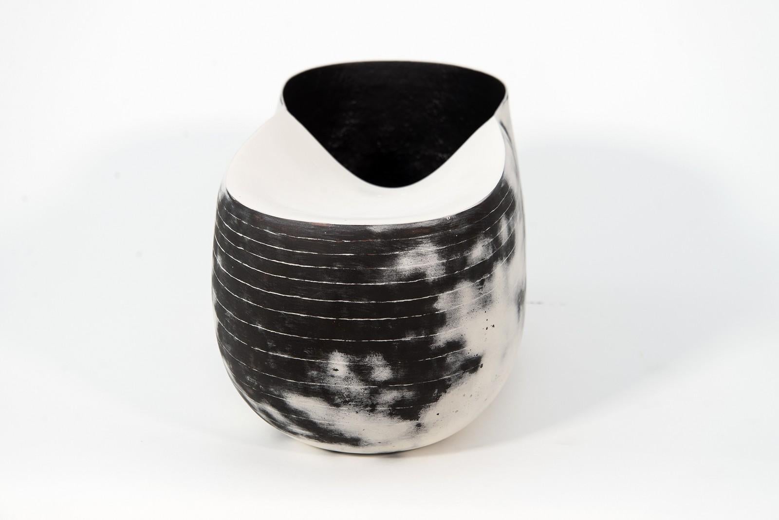 Borealis - black and white, nature inspired, elongated, ceramic, tabletop vessel - Contemporary Sculpture by Steven Heinemann