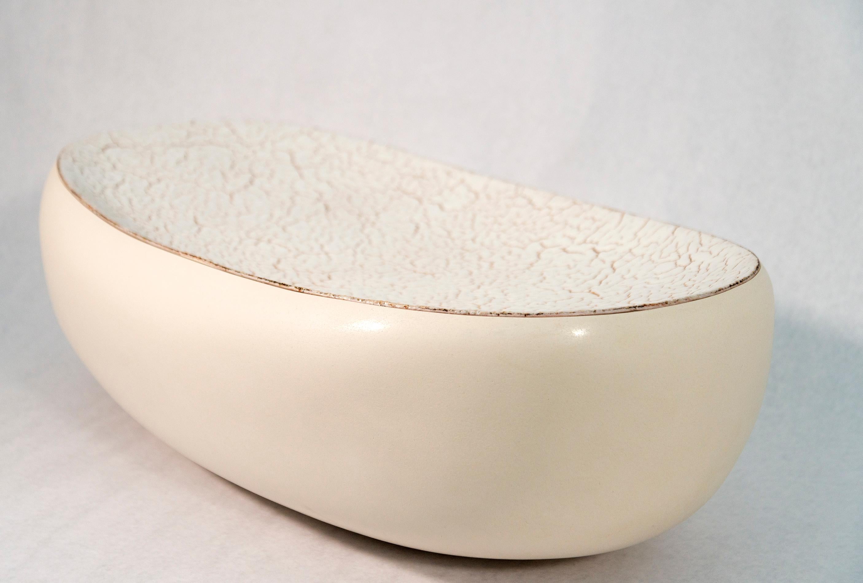 Ellesmere - creamy white, textured, elongated, ceramic art object - Sculpture by Steven Heinemann