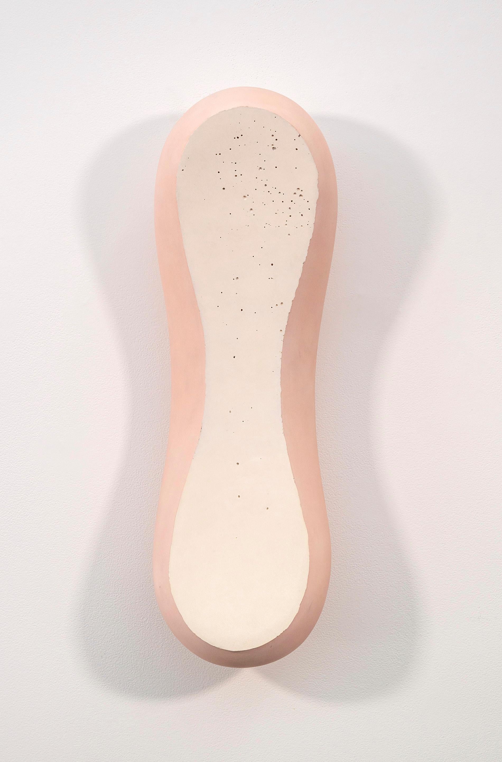 Hive - white, pink, contemporary, handmade, ceramic wall sculpture - Sculpture de Steven Heinemann