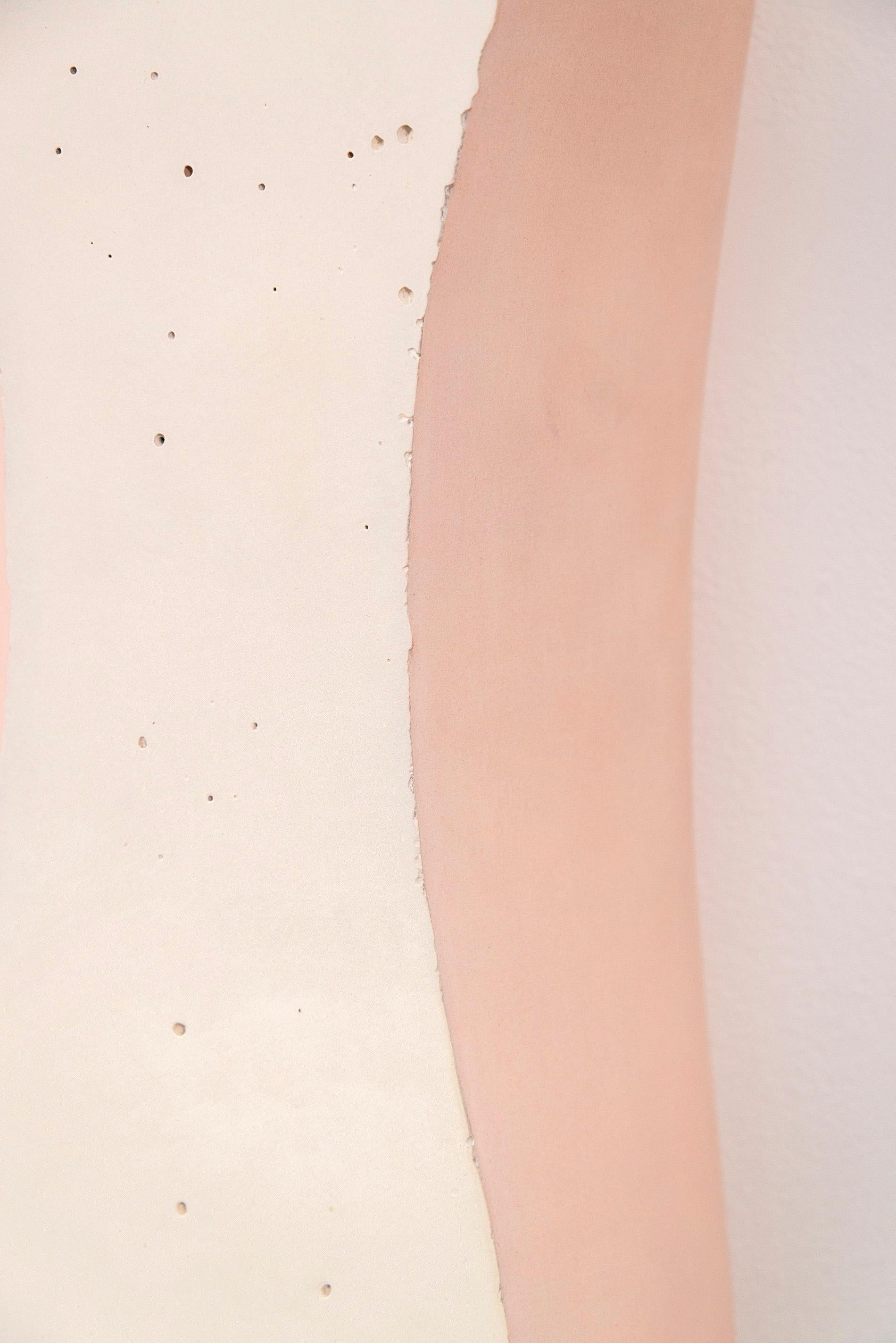 Hive - white, pink, contemporary, handmade, ceramic wall sculpture en vente 1