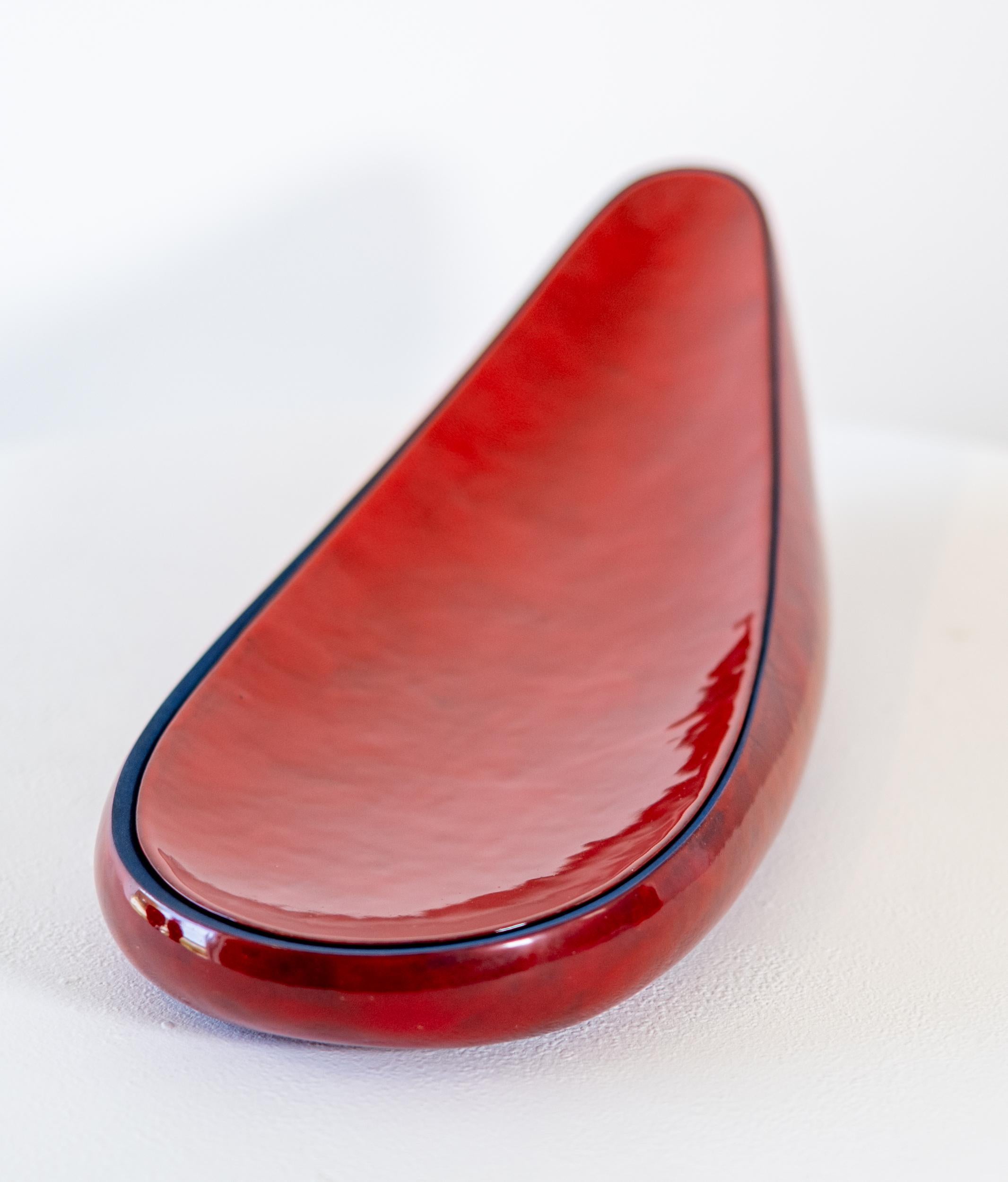 Slider - contemporary, handmade, abstract, ceramic tabletop sculpture - Gray Abstract Sculpture by Steven Heinemann