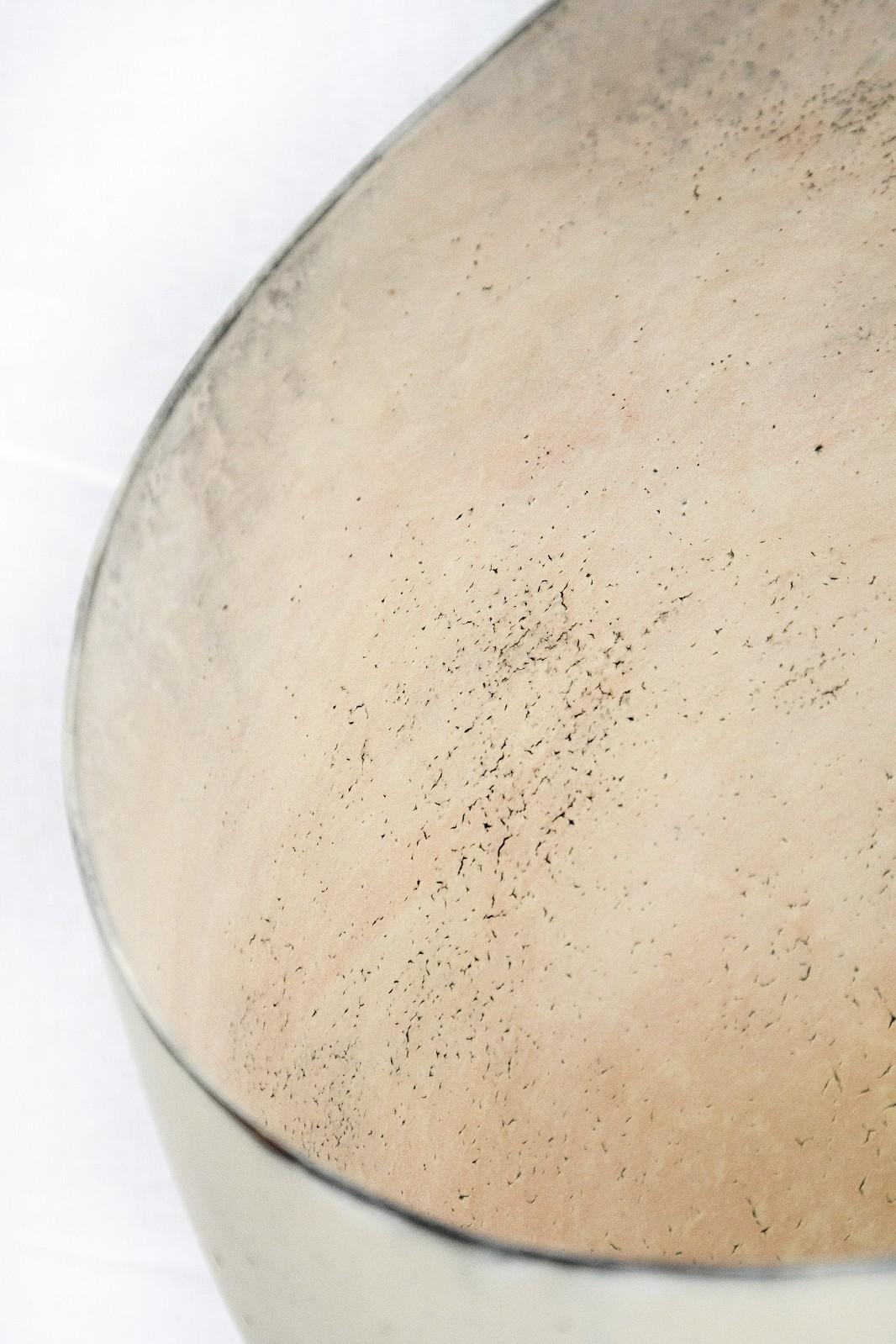 Terra Alba - cremeweißes, von der Natur inspiriertes, tropfenförmiges Keramikgefäß im Angebot 6