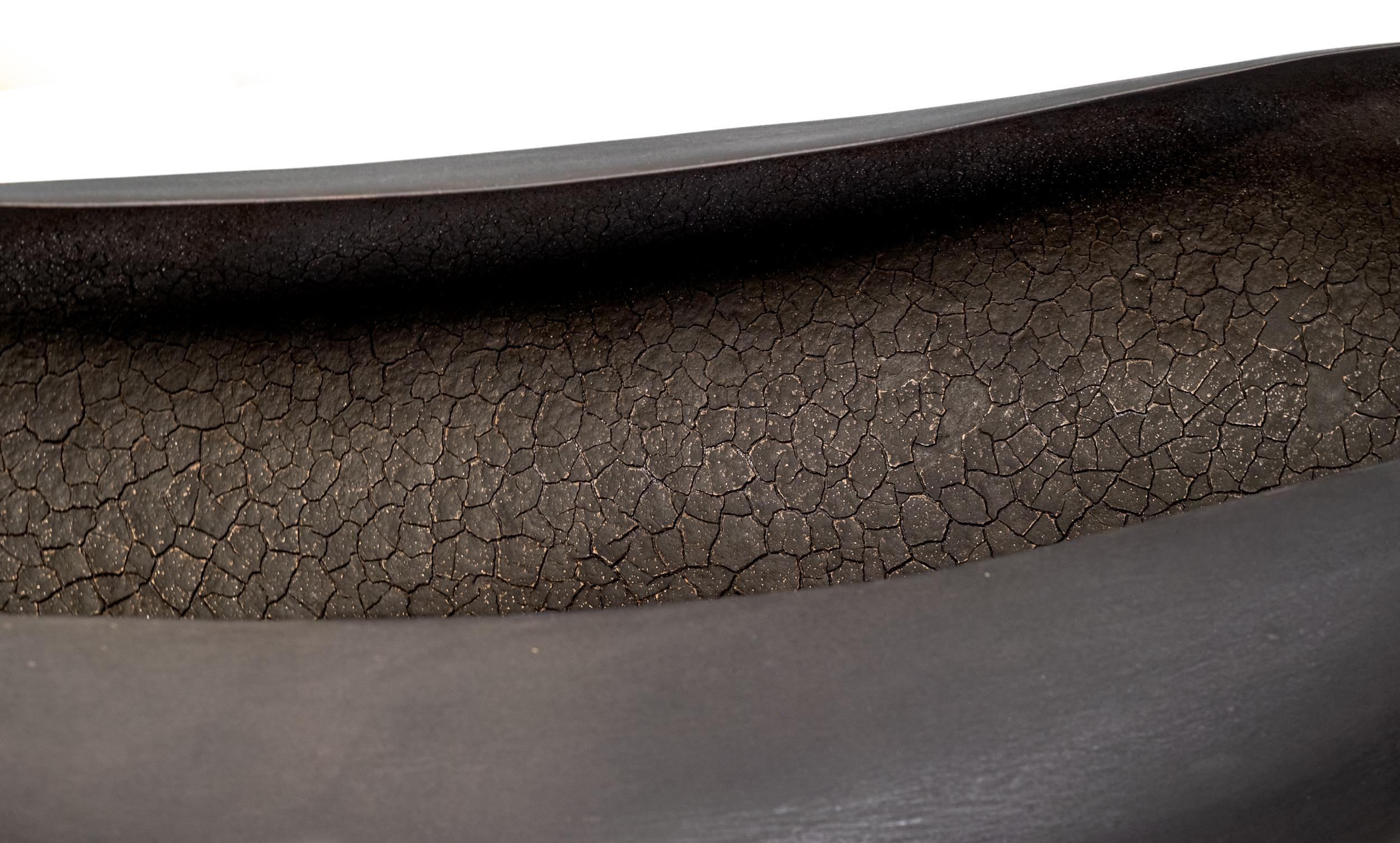 Terra Negra - sculpture de table contemporaine, faite à la main, abstraite, en céramique en vente 4