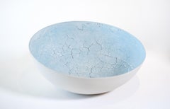Untitled Aqua Tilted Bowl - zeitgenössische, handgefertigte Keramikskulptur für den Tisch