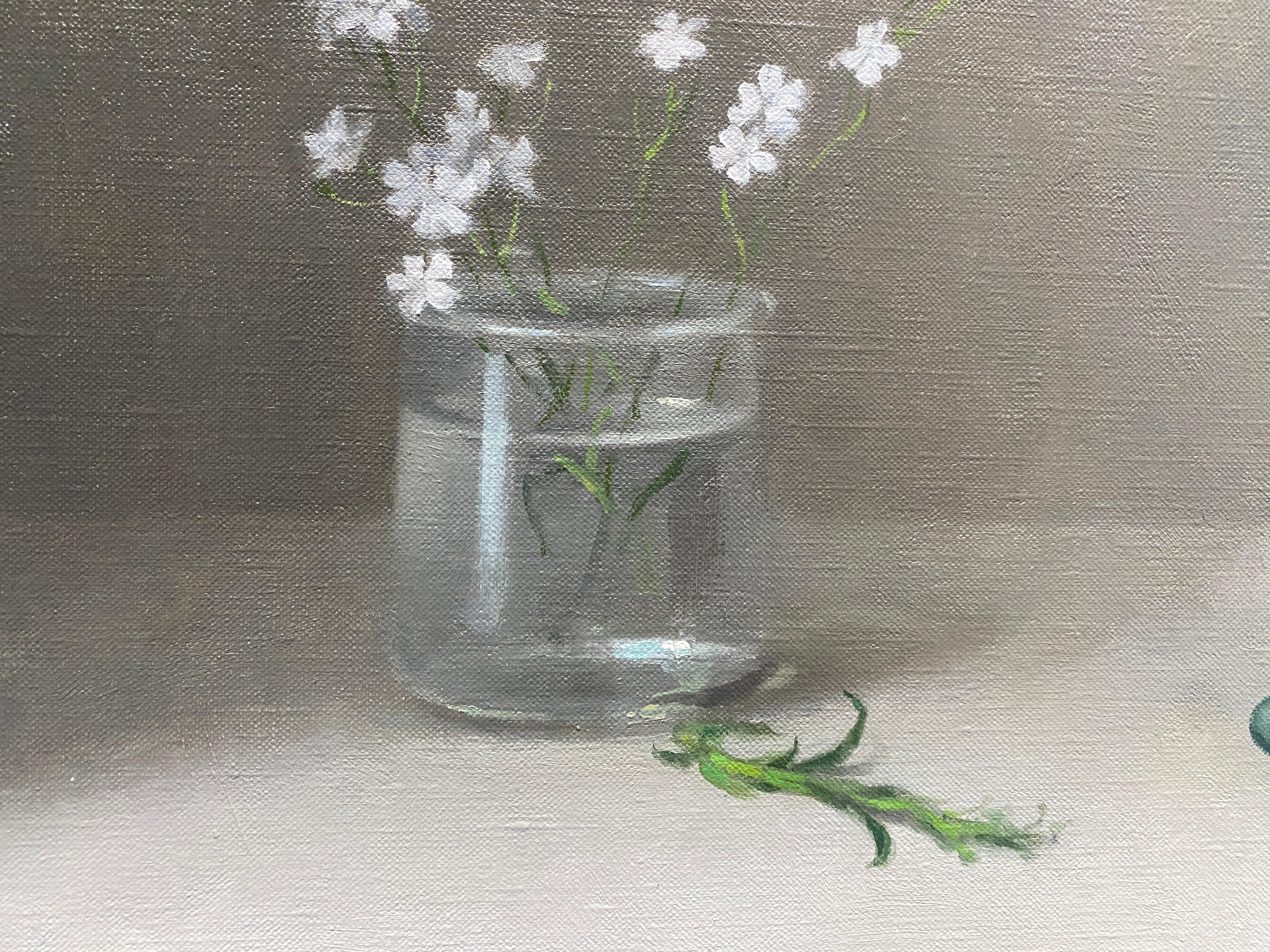 „Flowers in Goblet“ – realistisches Ölgemälde aus Stillleben, Knospenrosen in 3 Gläsern im Angebot 11