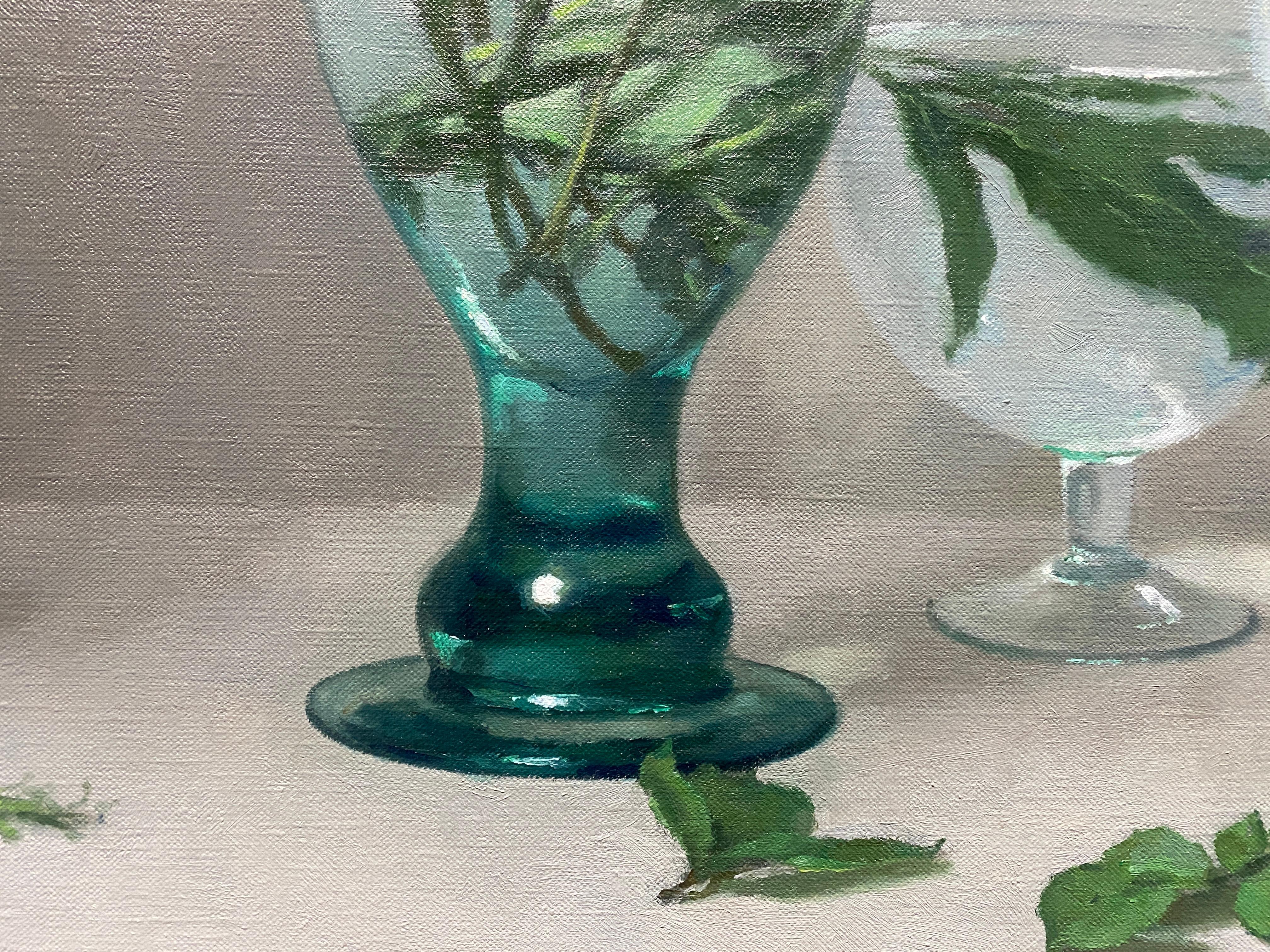 „Flowers in Goblet“ – realistisches Ölgemälde aus Stillleben, Knospenrosen in 3 Gläsern im Angebot 3