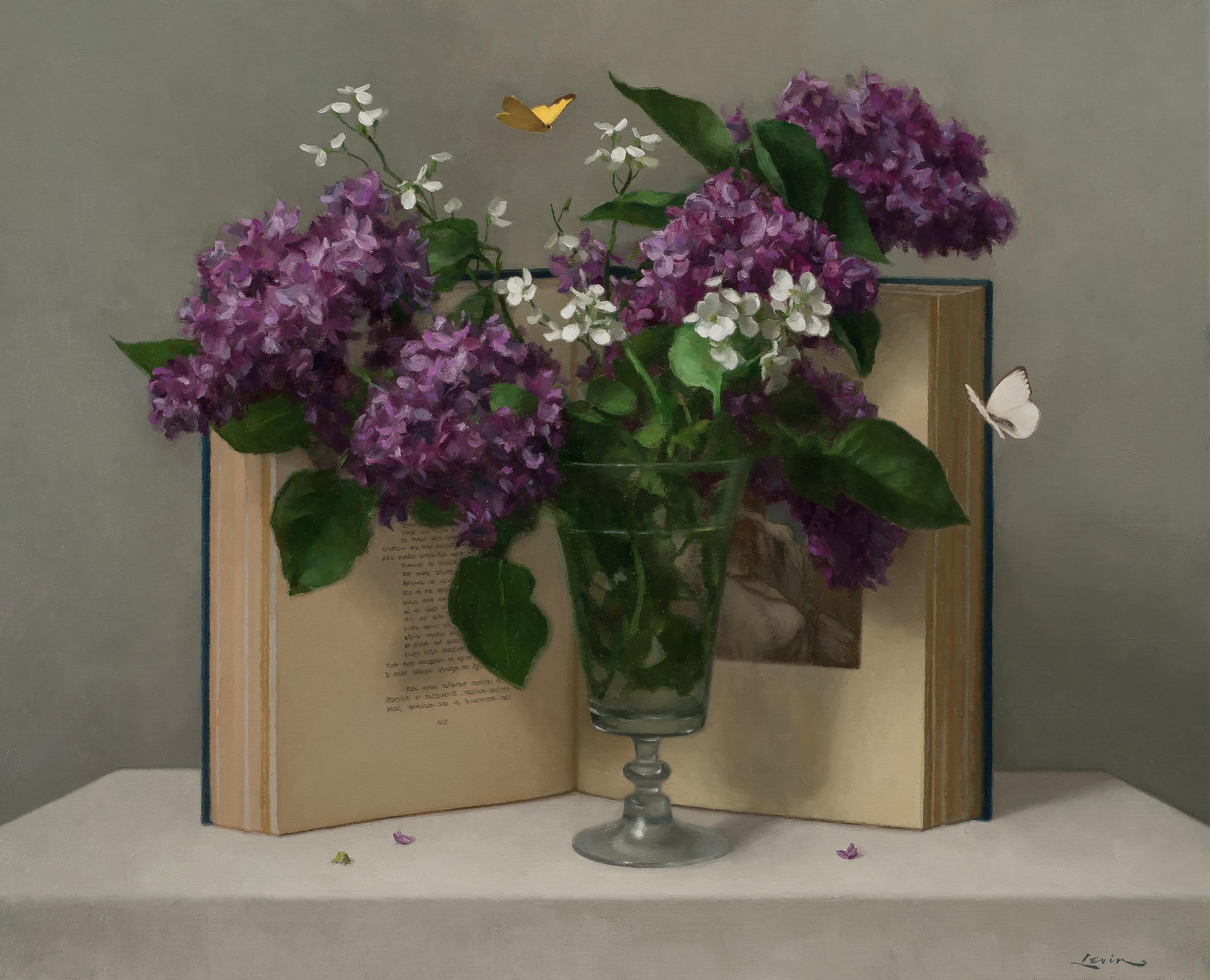 Interior Painting Steven J. Levin - "Lilas et livre" - peinture réaliste contemporaine, flore pourpre et littérature.