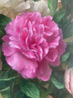 "Pfingstrosen mit Medaillon" zeitgenössisches surrealistisches Stillleben, Sonnenuntergang