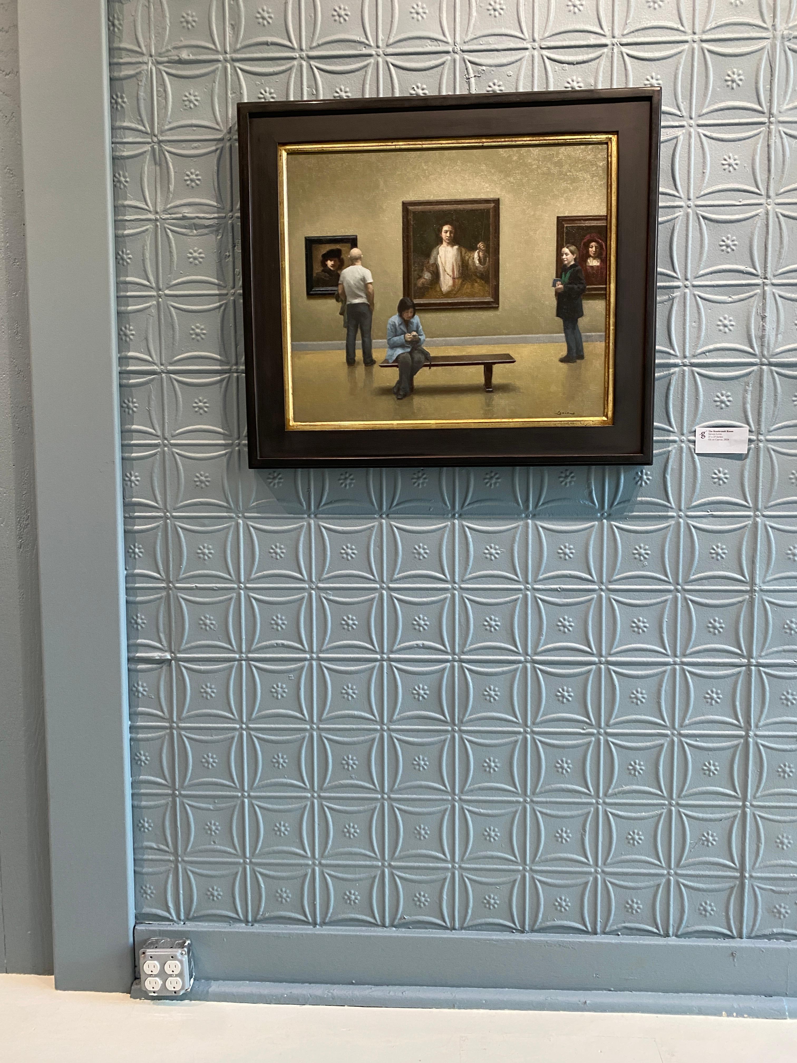 „Der Rembrandt-Raum“ – realistisches Gemälde in Öl auf Leinwand, Menschen in einem Museum im Angebot 9
