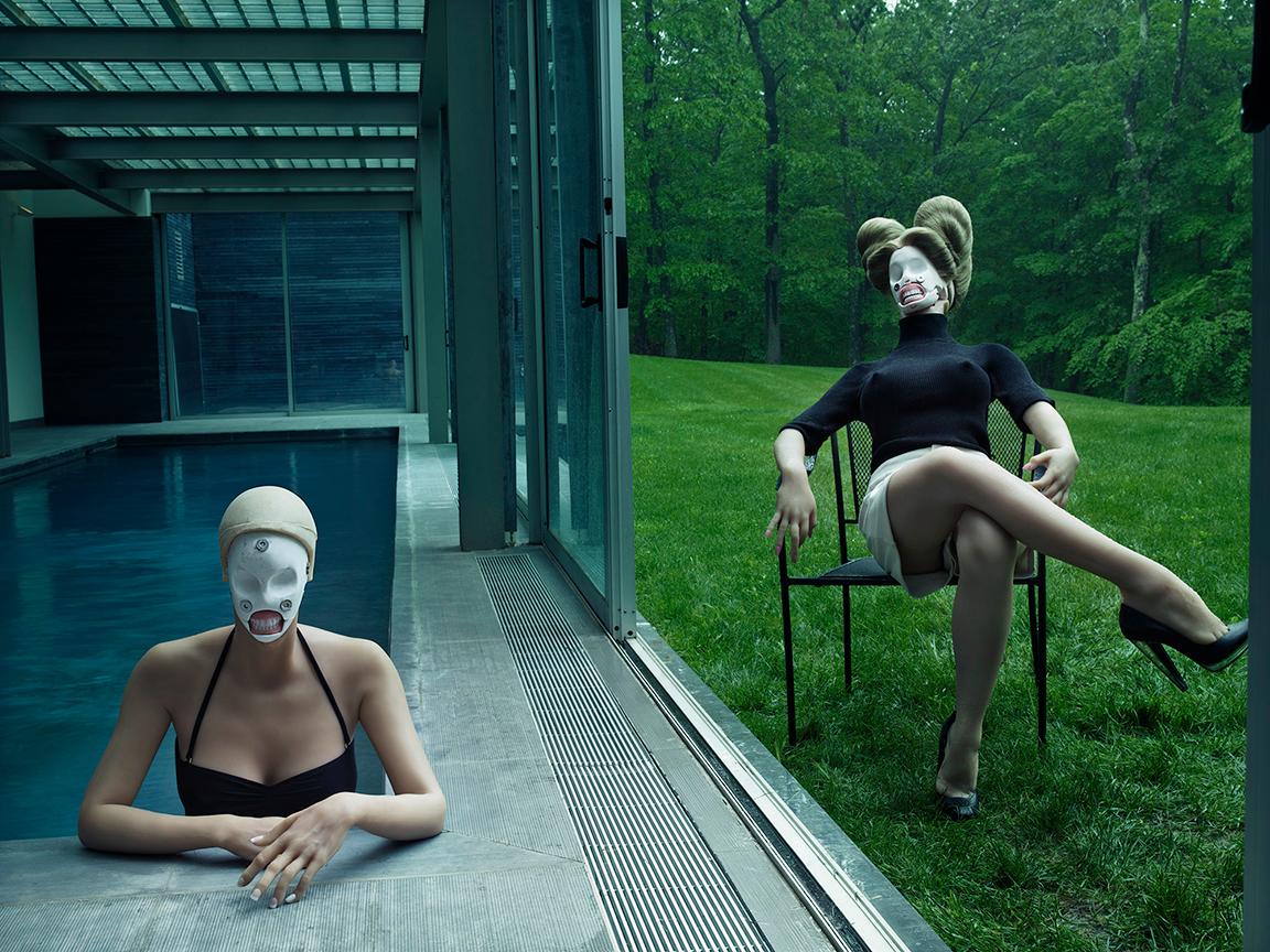 Steven Klein Color Photograph – Vorstadt-Cyborgs, 2012