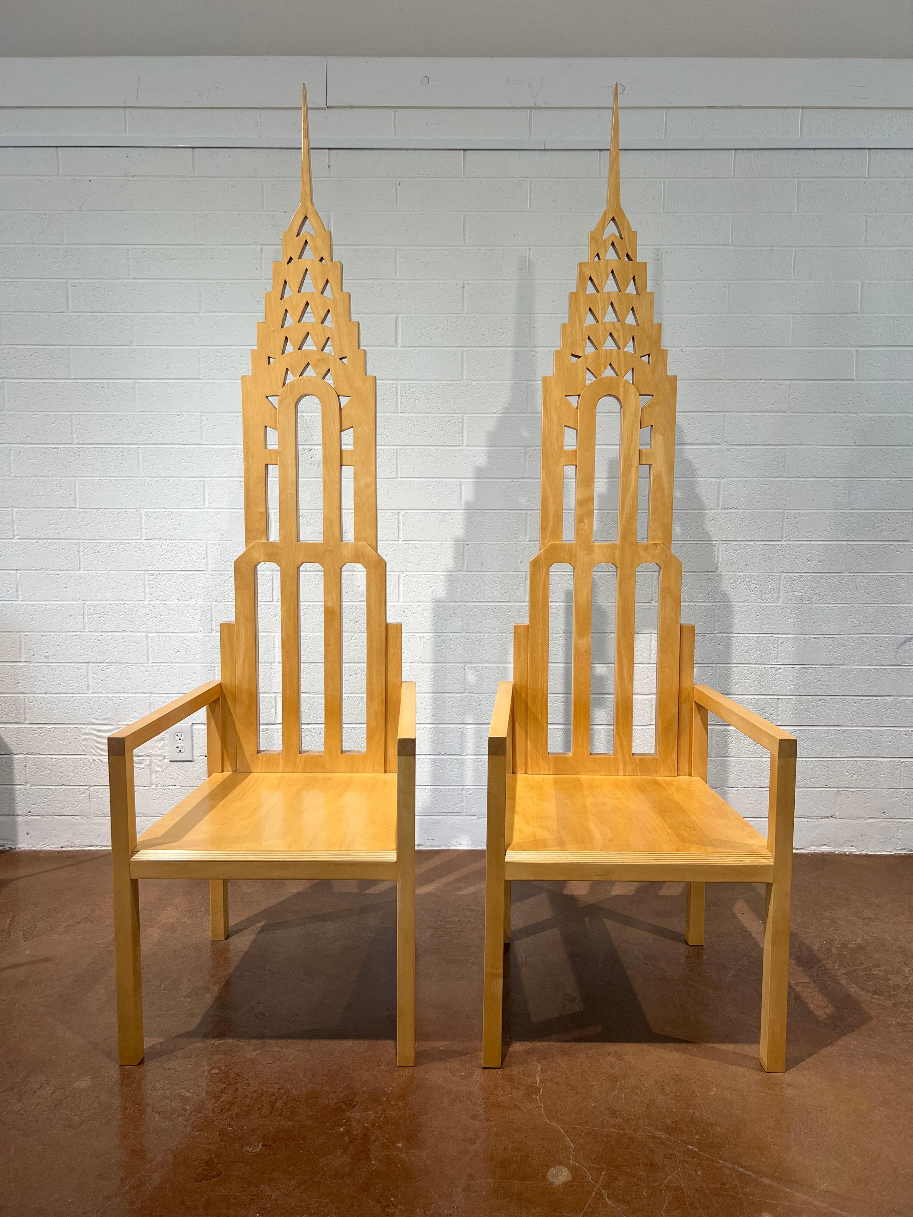 Américain Paire de chaises Chrysler Building de Steven Kokinis en vente