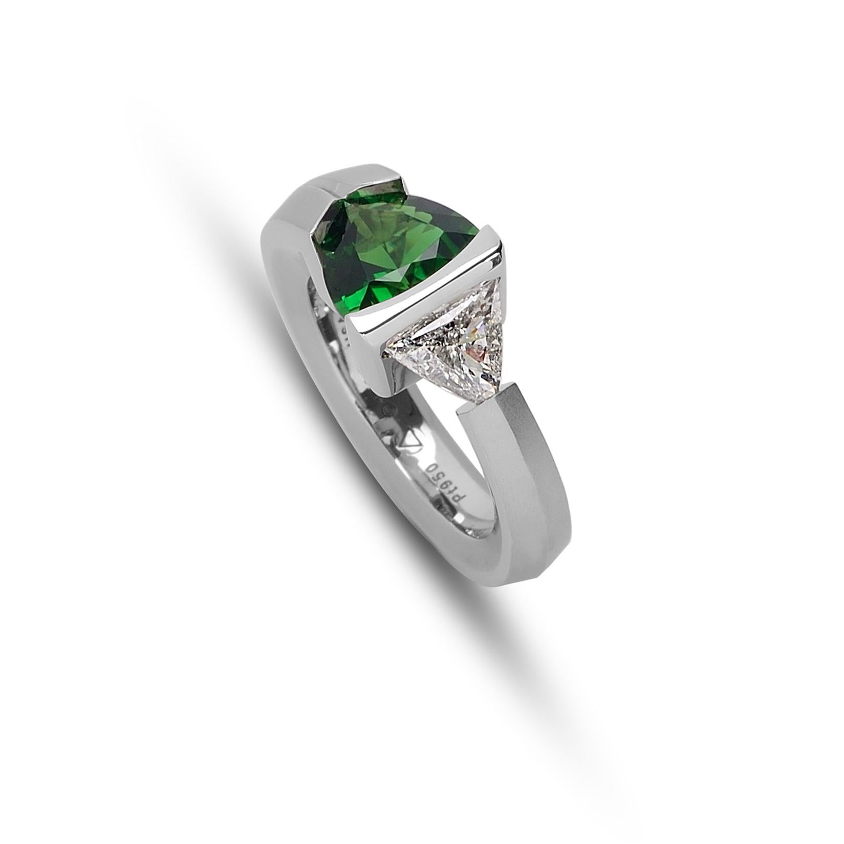 Modern Steven Kretchmer Platinum 2-Stone Rudder Ring with Chrome Tourmaline and Diamond For Sale