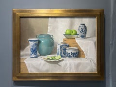 "Azul y blanco" bodegón realista al óleo, porcelana de delft, manzanas verdes