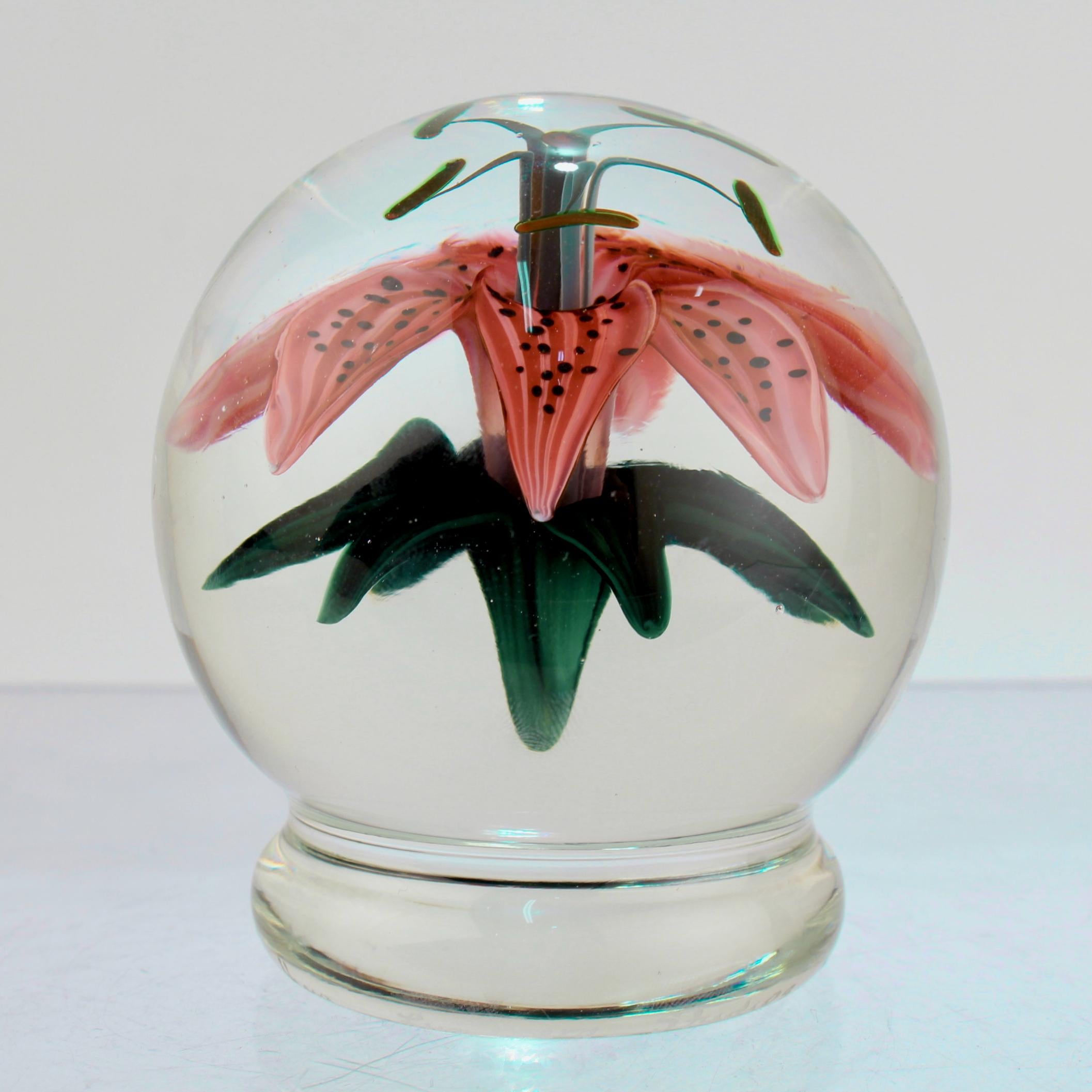 American Steven Lundberg / Lundberg Studios Glass Tiger Lily Pedestal Paperweight For Sale