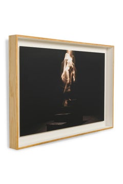 Steven Sebring « Nude Descending Stairs 4512 » (2013) Impression chromogène encadrée