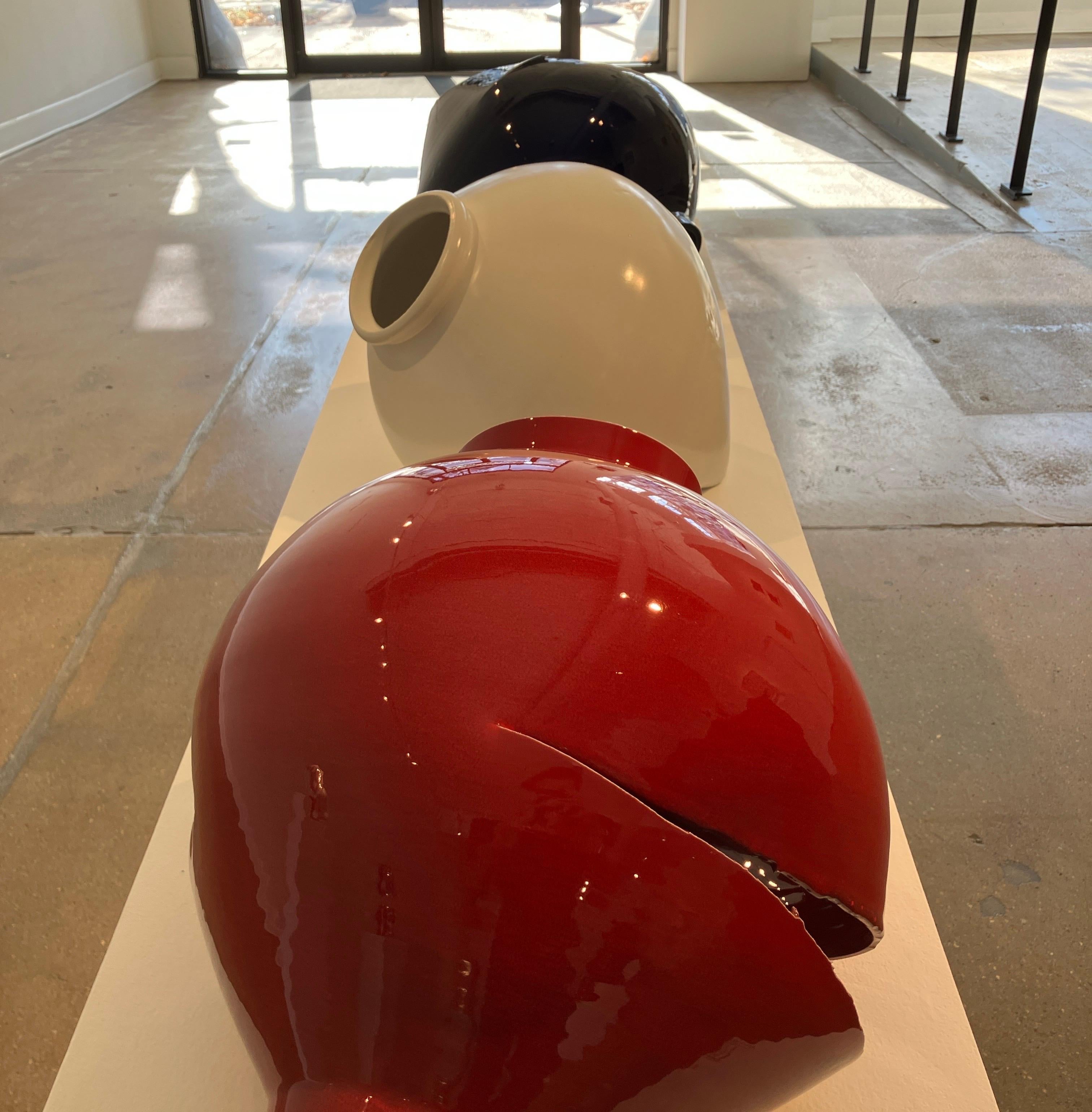 Zeitgenössische Porzellan-Skulptur Triptychon, rot-weiß-blaue koreanische Gefäßform im Angebot 3